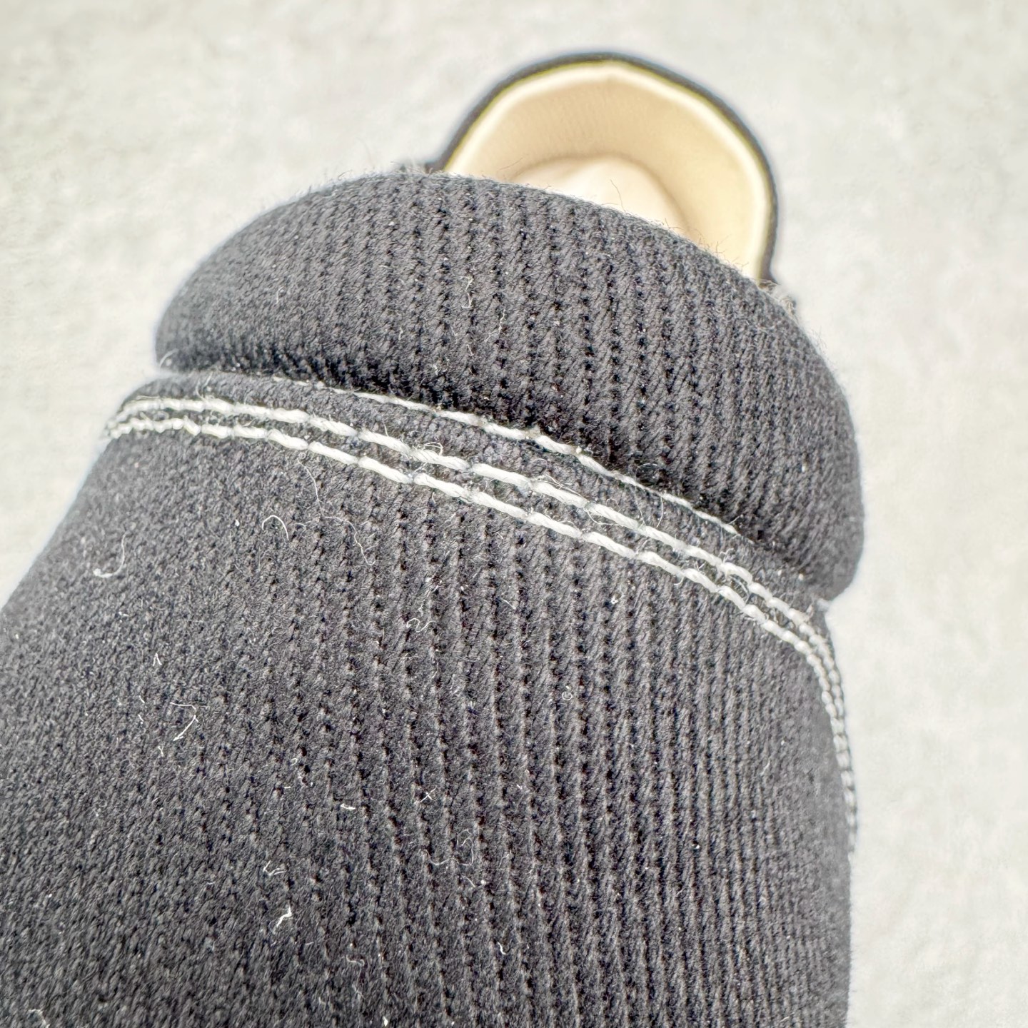 图片[15]-＃DG纯原 Rick Owens Drkshdw 瑞克·欧文斯低帮牛仔布时尚运动板鞋 黑色 二级市场已经7K以上 平台客户随意卖四位数 RO广东原厂出品 纯原天花板 原版一比一复刻 冲正绝不翻车 还原度达到百分之98以上 原楦开发纸版版型 ZP拆解原版1：1复模裁片纸版 力求做到0错位 这样才能达到和zp一致的鞋型味道 采用进口cnc数控机床开发对版独家tpu奶香大底 区别于市场所有版本 zp同源定制尼龙布 达到和zp一致手感 原厂进口细纹布 万邦订购原厂高弹粉红色海绵 内里搭配软质细腻羊皮 TPU高密度大底 软硬度透光度高已经测试和原版一致 尺码：36 37 38 39 40 41 42 43 44 45 46-选品中心