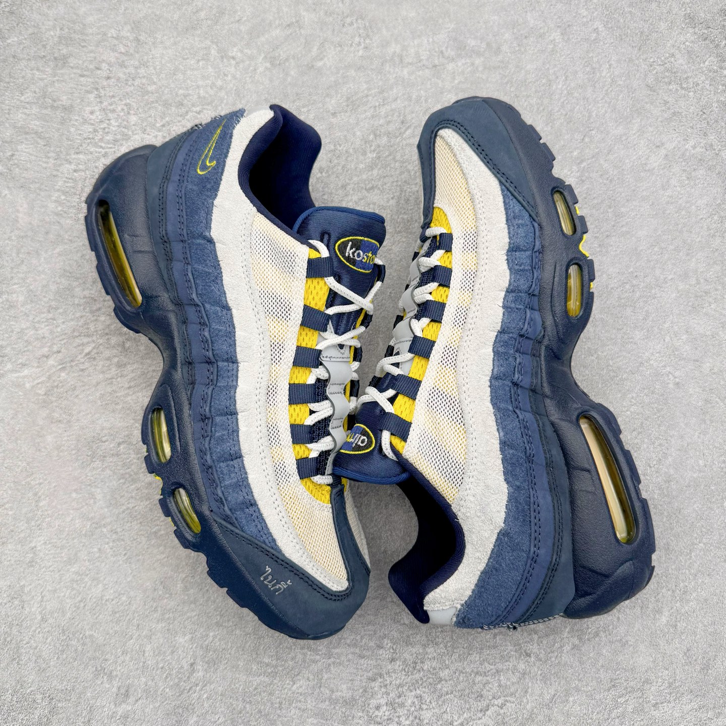 图片[3]-＃GX纯原 Eric Koston x NK Air Max 95 \\\”Obsidian and Speed Yellow\\\” 低帮休闲跑步鞋 男女同款 联名蓝白 HQ8492-400 经典重温 外单专供大厂出品 品质稳定 一百余色 终端操作 鞋款设计灵感源于人体构造 中底设计基于人体的脊柱构造 是整体设计的核心 尼龙孔眼代表了肋骨 而分层式面板和网眼象征着肌肉纤维和肉体组织 Air Max 95采用了两个独立的吹塑成型的Air-Sole单元 并首次在前掌使用可视化气垫设计 Swoosh logo夜当作一个 点符号放在了鞋子的后帮位置 20年的发展让 AIR MAX 95有了不同的故事 20年后再度面向世人的时候 焕然一新的面貌 让人有了另外一种清新脱俗的感觉 尺码：40 40.5 41 42 42.5 43 44 44.5 45 45.5 46 47.5 48.5-选品中心