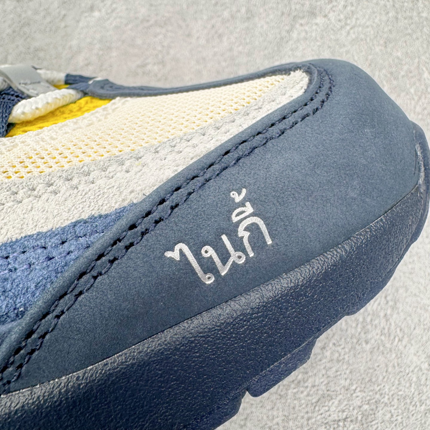 图片[17]-＃GX纯原 Eric Koston x NK Air Max 95 \\\”Obsidian and Speed Yellow\\\” 低帮休闲跑步鞋 男女同款 联名蓝白 HQ8492-400 经典重温 外单专供大厂出品 品质稳定 一百余色 终端操作 鞋款设计灵感源于人体构造 中底设计基于人体的脊柱构造 是整体设计的核心 尼龙孔眼代表了肋骨 而分层式面板和网眼象征着肌肉纤维和肉体组织 Air Max 95采用了两个独立的吹塑成型的Air-Sole单元 并首次在前掌使用可视化气垫设计 Swoosh logo夜当作一个 点符号放在了鞋子的后帮位置 20年的发展让 AIR MAX 95有了不同的故事 20年后再度面向世人的时候 焕然一新的面貌 让人有了另外一种清新脱俗的感觉 尺码：40 40.5 41 42 42.5 43 44 44.5 45 45.5 46 47.5 48.5-选品中心