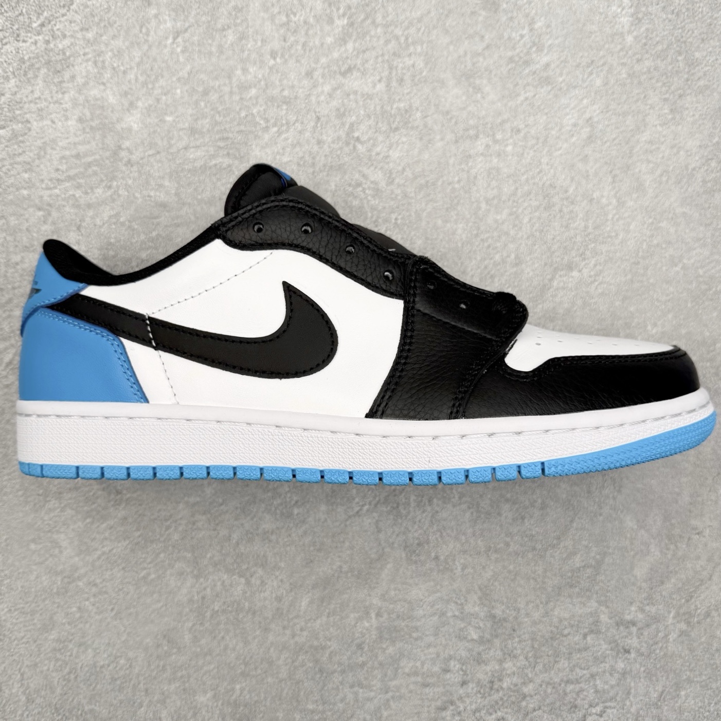 ＃K版 Air Jordan AJ1 Low OG 低帮 CZ0790-104 全新流水线出品 DT版本唯一平替选择 市场第二梯队最强版 全部原鞋开发 原楦原纸板开发 全鞋电脑针车 原厂内置全掌气垫 原盒内在原标 唯一Zp原版鞋带绑法 免检产品 全新2022版型 全头层皮料 完美零毛边处理 原厂配置全掌气垫 价格定位良心 几十个配色陆续出货 实拍调校N版已经零色差零失真 百分百还原实物色彩所见即所得 不存在货不对板色差等低级问题 选购参考实物拍摄 不混卖不参货 只用心做好货严格选品 承诺混一赔十 尺码：36 36.5 37.5 38 38.5 39 40 40.5 41 42 42.5 43 44 44.5 45-选品中心