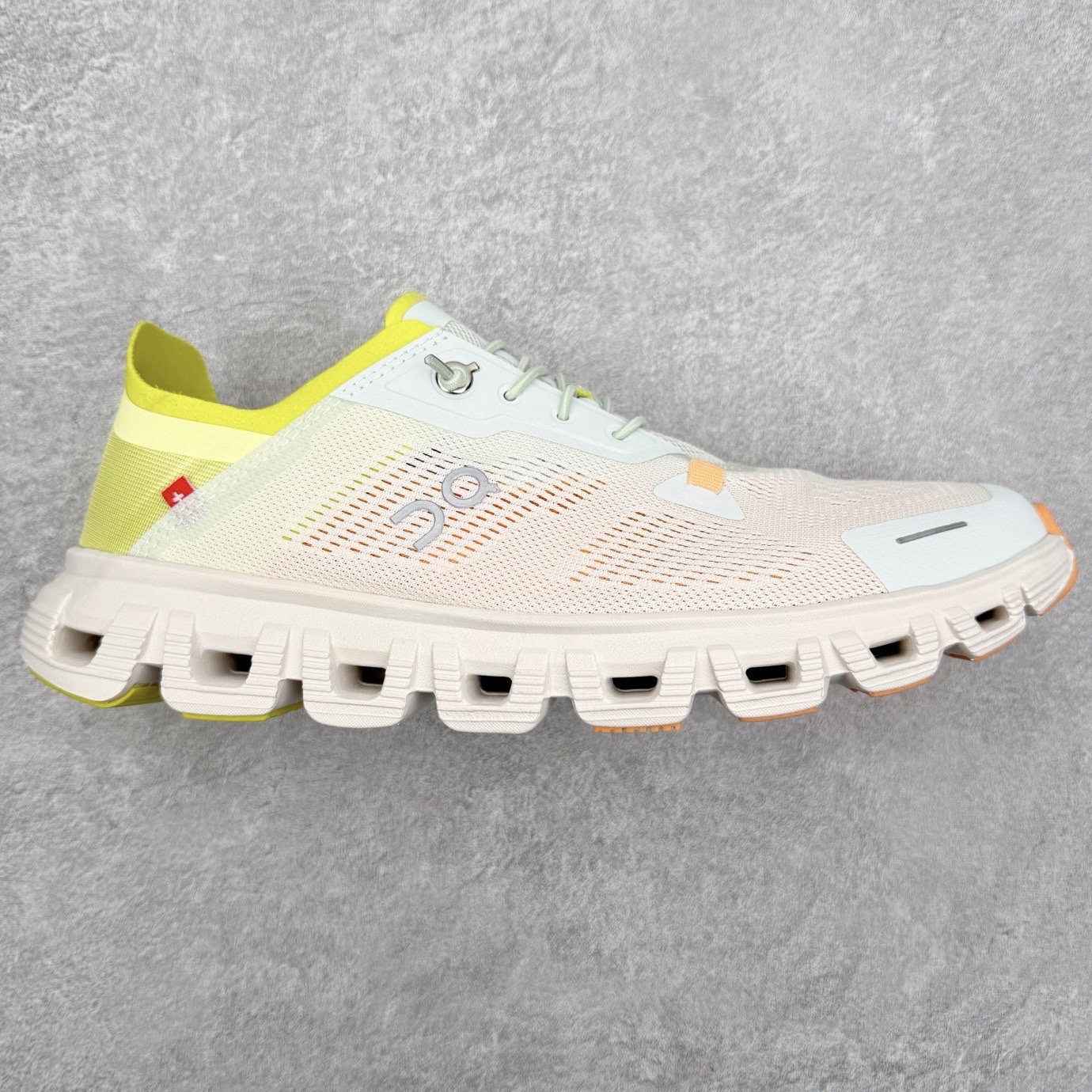 On昂跑 Cloud 6 Coast 潮流舒适 防滑耐磨 低帮 生活休闲鞋 此运动品牌 开创于2010年 缓震着陆、强效回弹、轻柔质感的设计构思始终是ON研制关键 与此同时基于“为全球提供革新性的跑步感受”信念 陆续推出了多款跑鞋及其以专业运动人体跑步工程学为设计关键的功能性跑步服饰设备 让跑者不费力气地畅快畅跑 尺码：36 36.5 37.5 38 38.5 39 40 40.5 41 42 42.5 43 44 44.5 45-选品中心