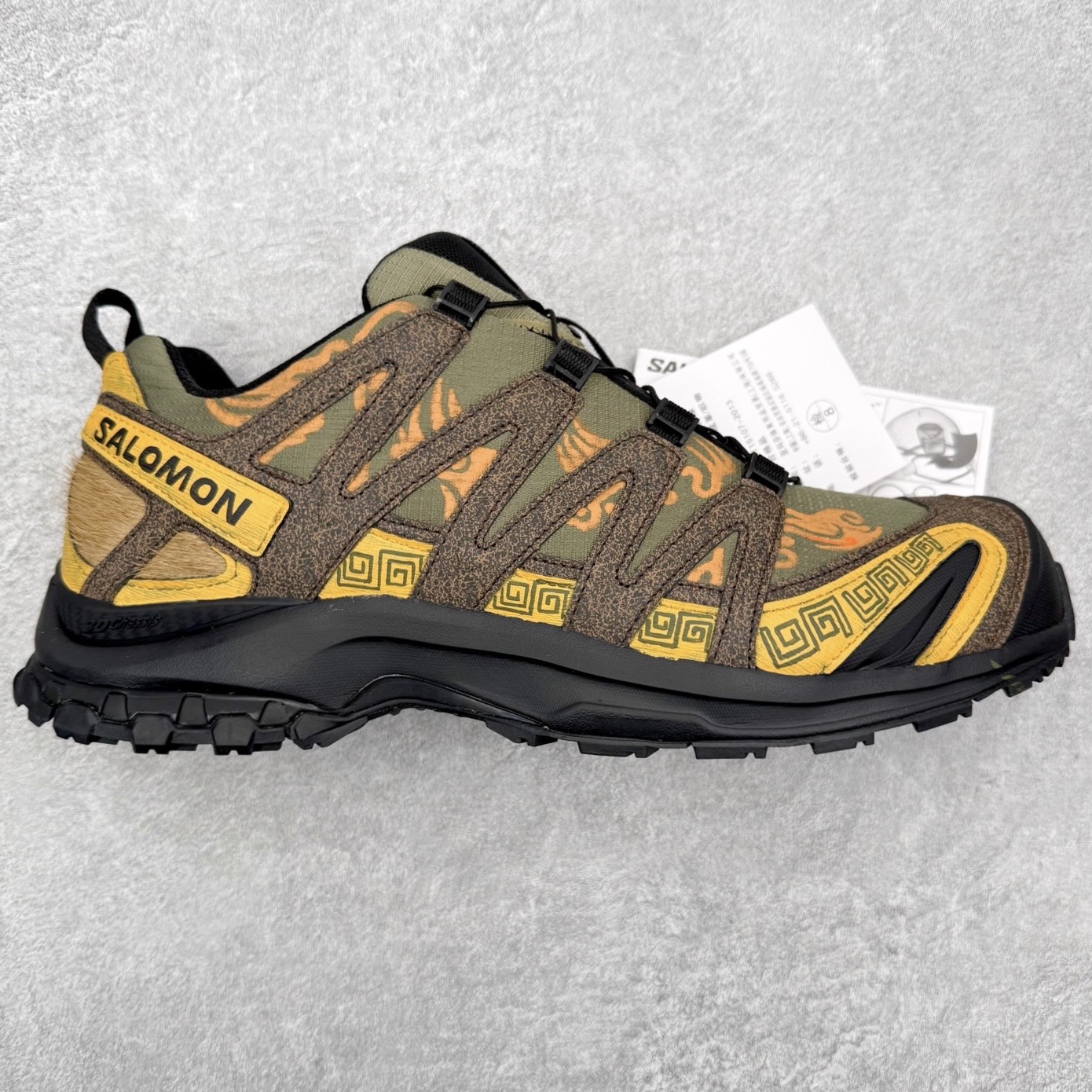 SALOMON XA Pro 3D ADV 萨洛蒙潮流越野机能户外功能鞋 纯原外贸平台特供订单 耗时半年巨作 全套原纸板楦头开发 原厂特供网布配套加持 确保原汁原味 完美呈现版型 原档数据独家私模五层组合大底 原装Ortholite轻量化鞋垫 中底布带钢印编号 原厂TPU锁扣 进口港宝加持 后跟自然饱满 还原公司包裹性 鞋面采用SENSIFT贴合技术 全方位贴合包裹脚型 鞋跟部鞋底牵引设计 提供强大的抓地性能 更适应野外崎岖不平的道路 其3D ADVANCED CHASSIS底盘 材料轻量大化 钉齿设计更具稳定性 防护性 鞋底易磨损区运用CONTAGRIP高耐磨材料 应对城市硬质路面长距离跑考验 尺码：36 36.5 37.5 38 38.5 39 40 40.5 41 42 42.5 43 44 44.5 45-选品中心