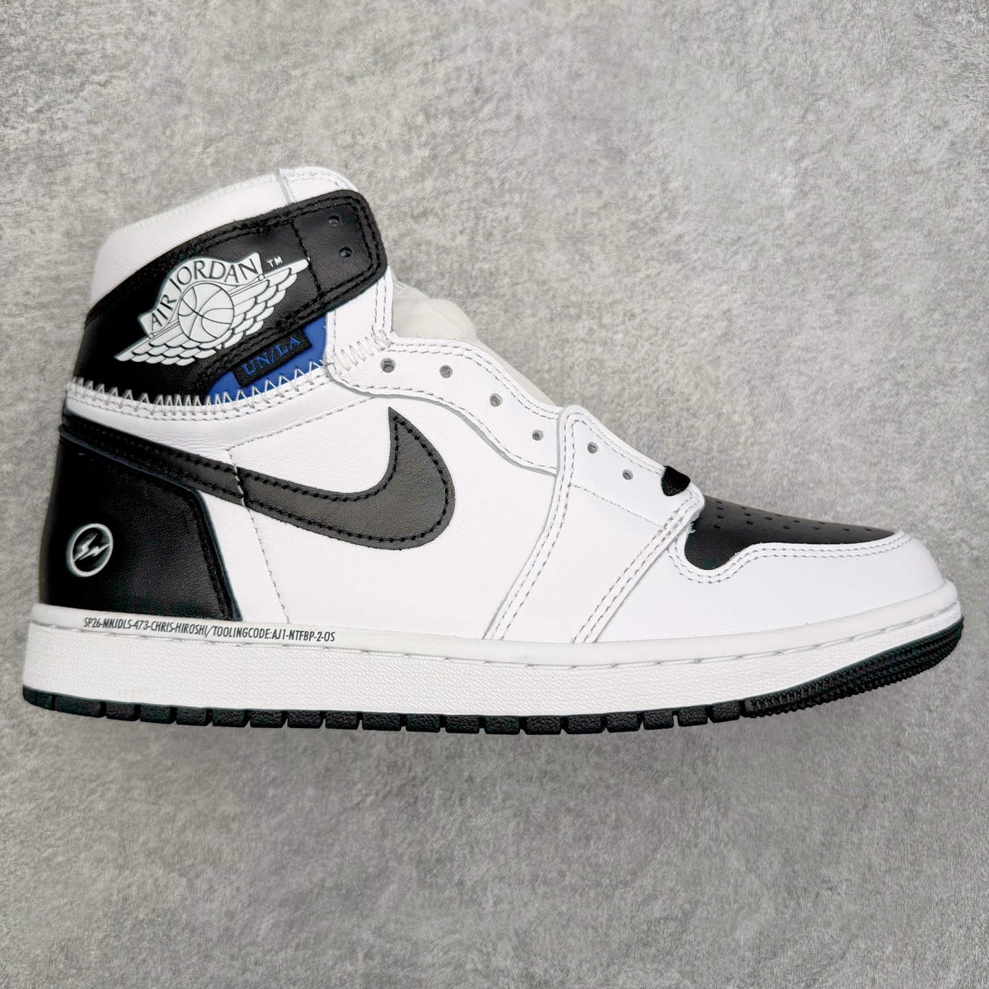 ＃PK纯原 Union LA x Fragment Design x Air Jordan AJ1 Retro High NRG 藤原浩三方联名四色拼接灰 闪电黑白 II7282-100 圈内最强系列 高端零售特供批次 产品品控稳定性领先行业 各方面均可对飙L版 良心定价不杀猪 SZ原厂全套原楦原纸板冲刀磨具开发 原厂皮料加持 原厂港宝加持定型后跟R度完美 同源原厂电绣 飞翼针数密度立体效果一致 百分百一致原鞋 原厂拉帮工艺 针距密度一致 后跟弧度收口自然不对折 极致一眼正品既视感 进口玻璃冲刀皮料裁剪零毛边 全鞋电脑针车工艺 品控清洁度最高QC检验标准 免检产品 原厂订购鞋盒、鞋标、防尘纸、鞋撑、鞋带 追求极致的原厂味道 尺码：36 36.5 37.5 38 38.5 39 40 40.5 41 42 42.5 43 44 44.5 45 46 47.5-选品中心