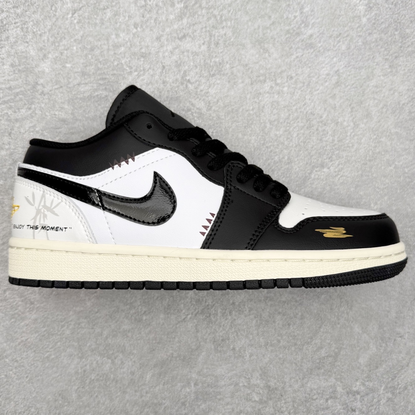 ＃K版 Air Jordan AJ1 Low 低帮 553558-040 全新流水线出品 DT版本唯一平替选择 市场第二梯队最强版 全部原鞋开发 原楦原纸板开发 全鞋电脑针车 原厂内置全掌气垫 原盒内在原标 唯一Zp原版鞋带绑法 免检产品 全新2022版型 全头层皮料 完美零毛边处理 原厂配置全掌气垫 价格定位良心 几十个配色陆续出货 实拍调校N版已经零色差零失真 百分百还原实物色彩所见即所得 不存在货不对板色差等低级问题 选购参考实物拍摄 不混卖不参货 只用心做好货严格选品 承诺混一赔十 尺码：36 36.5 37.5 38 38.5 39 40 40.5 41 42 42.5 43 44 44.5 45-选品中心