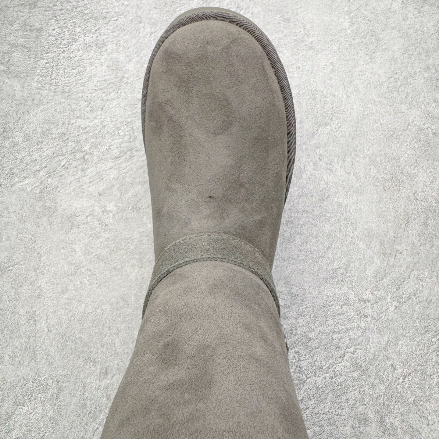 图片[4]-UGG 5971 秋冬羊皮毛一体雪地靴 全鞋采用ZP同厂 隆丰A级澳洲进口羊皮毛一体 品牌代工厂生产线 完全遵循ZP工艺流程 代工厂原厂版师 秉承无原鞋不开发选择 注重每一处细节 市面最正版型 TREADLITE\\\”轻翼\\\”科技外底 轻便/耐用/柔韧/桩型【售后郑重承诺】一个月内若出现重大脱胶/断底等质量问题 直接为您换新！尺码：35 36 37 38 39 40-选品中心