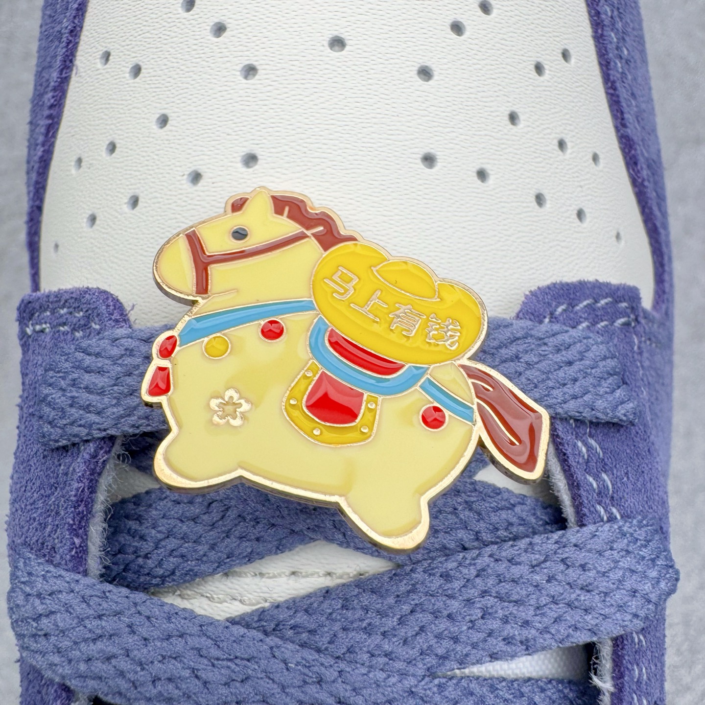 图片[12]-＃CS纯原 NK Dunk Low 白紫 IB4417-103 实力大厂出品 新配色陆续开发 利润个位数只为口碑 全套原纸板楦头开发 确保原汁原味 完美呈现DUNK版型 一比一鞋头弧度高度鞋身弧度 此版本只针对中端市场 皮料材质有所更替 其他数据细节工艺流程均保持一致 绝不口嗨 细节品控鞋型随意对比 独家私模官方第六代原厂航空铝磨具打磨大底 鞋头坡度极致还原 无解鞋型 原盒原配 圈内天花板工艺 原厂玻璃冲刀 超高清洁度 全鞋零毛边皮料切割 原厂中底布点胶 中底布拉帮走线遵循公司 尺码：36 36.5 37.5 38 38.5 39 40 40.5 41 42 42.5 43 44 44.5 45 46-选品中心