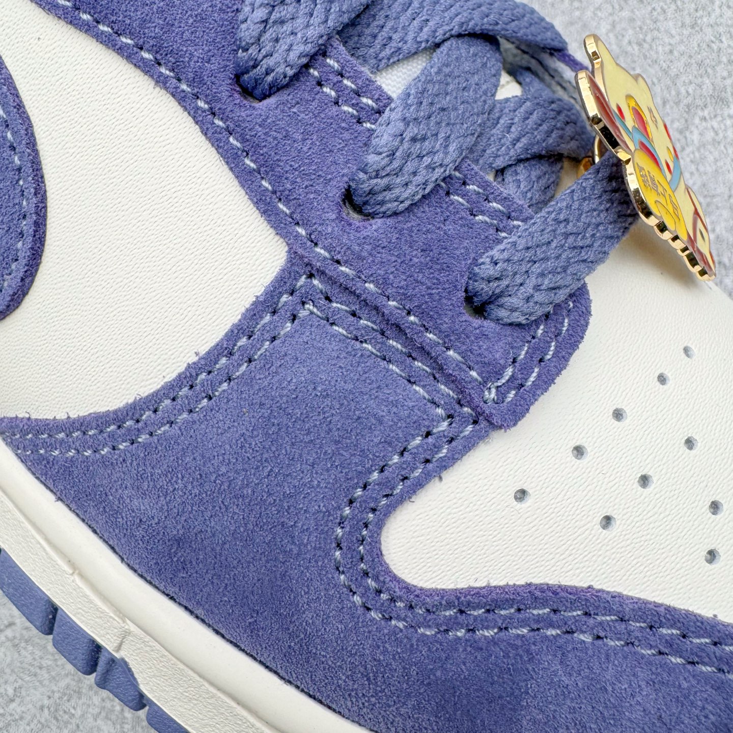 图片[19]-＃CS纯原 NK Dunk Low 白紫 IB4417-103 实力大厂出品 新配色陆续开发 利润个位数只为口碑 全套原纸板楦头开发 确保原汁原味 完美呈现DUNK版型 一比一鞋头弧度高度鞋身弧度 此版本只针对中端市场 皮料材质有所更替 其他数据细节工艺流程均保持一致 绝不口嗨 细节品控鞋型随意对比 独家私模官方第六代原厂航空铝磨具打磨大底 鞋头坡度极致还原 无解鞋型 原盒原配 圈内天花板工艺 原厂玻璃冲刀 超高清洁度 全鞋零毛边皮料切割 原厂中底布点胶 中底布拉帮走线遵循公司 尺码：36 36.5 37.5 38 38.5 39 40 40.5 41 42 42.5 43 44 44.5 45 46-选品中心