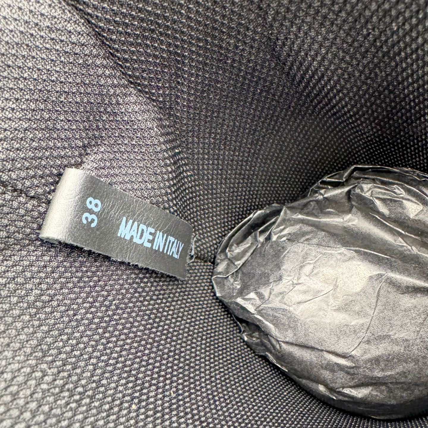 图片[16]-＃DG纯原 Moncler x RICK OWENS/RO 蒙口联名瑞克欧文斯圆头系带厚底短筒雪地靴 二级市场已经7K以上 平台客户随意卖四位数 RO广东原厂出品 纯原天花板 原版一比一复刻 冲正绝不翻车 还原度达到百分之98以上 原楦开发纸版版型 ZP拆解原版1：1复模裁片纸版 力求做到0错位 这样才能达到和zp一致的鞋型味道 采用进口cnc数控机床开发对版独家tpu奶香大底 区别于市场所有版本 zp同源全头层粒面小牛皮 达到和zp一致手感 原厂进口细纹布 万邦订购原厂高弹粉红色海绵 内里搭配软质细腻羊皮 TPU高密度大底 软硬度透光度高已经测试和原版一致 尺码：36 37 38 39 40 41 42 43 44 45 46-选品中心