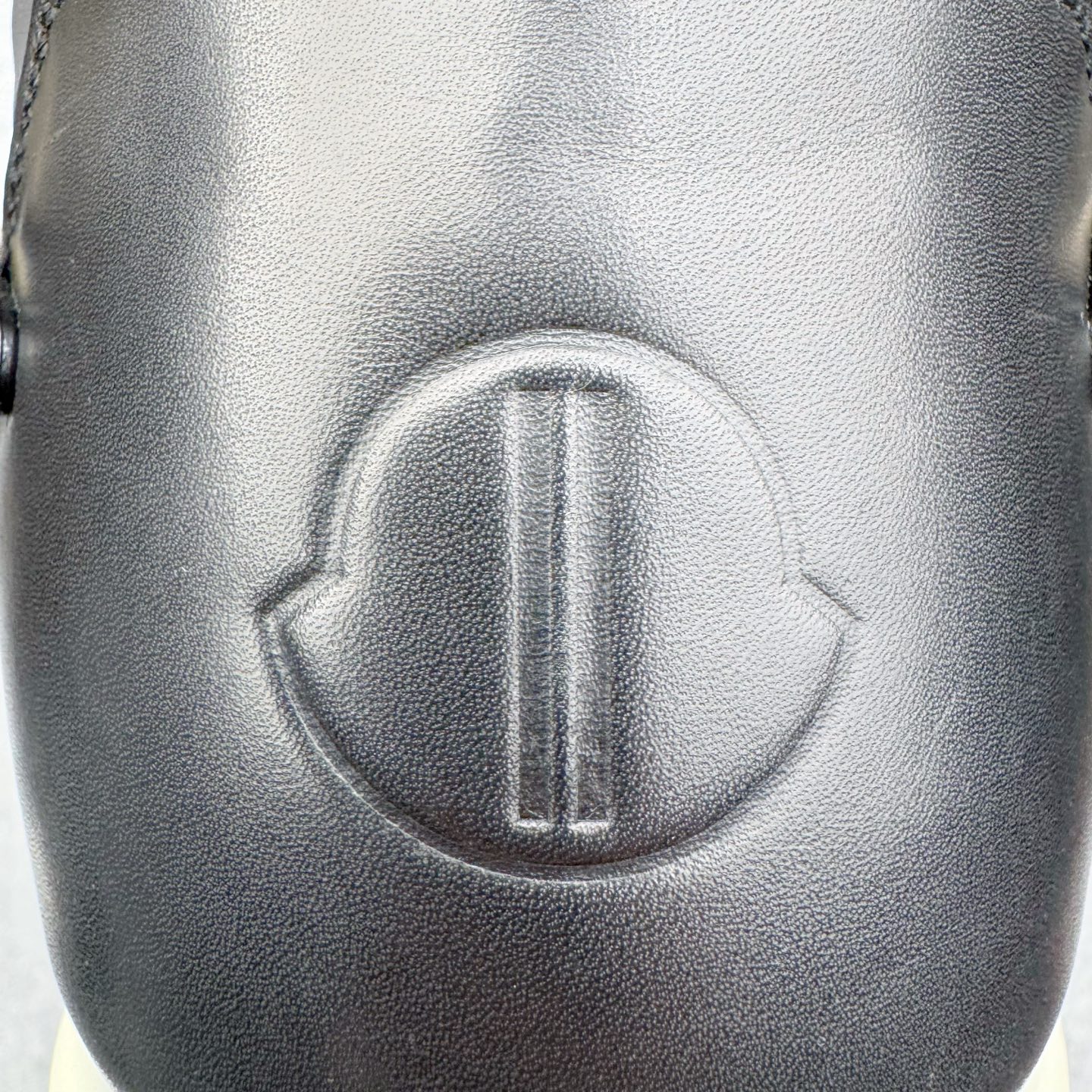 图片[10]-＃DG纯原 Moncler x RICK OWENS/RO 蒙口联名瑞克欧文斯圆头系带厚底短筒雪地靴 二级市场已经7K以上 平台客户随意卖四位数 RO广东原厂出品 纯原天花板 原版一比一复刻 冲正绝不翻车 还原度达到百分之98以上 原楦开发纸版版型 ZP拆解原版1：1复模裁片纸版 力求做到0错位 这样才能达到和zp一致的鞋型味道 采用进口cnc数控机床开发对版独家tpu奶香大底 区别于市场所有版本 zp同源全头层粒面小牛皮 达到和zp一致手感 原厂进口细纹布 万邦订购原厂高弹粉红色海绵 内里搭配软质细腻羊皮 TPU高密度大底 软硬度透光度高已经测试和原版一致 尺码：36 37 38 39 40 41 42 43 44 45 46-选品中心