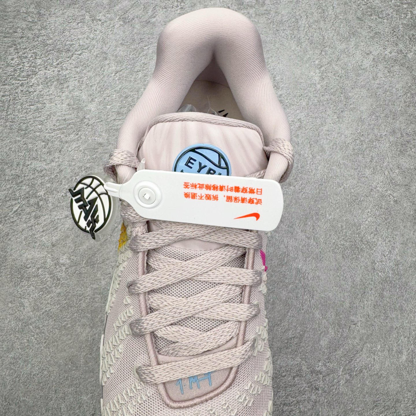 图片[5]-＃灭世/Max NK Ja 3 Scratch EP 莫兰特三代柔软舒适防滑耐磨透气支撑轻便低帮篮球鞋 EYBL 浅粉 IH2374-001 2024『压轴』后卫实战旗舰 圣枪腰王 重磅革新登场🌪 🔝历时5个月！全力打造 科比➕欧文系列 综合体 ！Pt实战体验天花板上限 再度提高🔝 ✅【顶配缓震】独家革新搭载 前掌5mm TURBO气垫 兼具贴地与缓震！（正品仅长方形小气垫）➕后掌大马蹄14mm厚 气垫 提高后掌缓震极限 （正品后掌无气垫） ✅【顶级抗扭】 搭载硬度65HC 发泡中底框架 ➕高强度中足抗扭片 革新升级 赛事级抗扭水平！独此一家 ✅【顶级支撑】鞋身侧向包裹 双层补强层 200斤以上选手 也可驾驭（正品仅一层）对比市场货品偷工减料 不可同日而语！ ✅气垫气压上脚即可感受！后掌鞋垫掀开可见气垫轮廓（谨防窜货） 鞋底止滑配方 无需磨合 原地起飞🛫 NK年度后卫旗舰 独家革新升级 『口碑源自专业 实力来源于专注』 真灭世纯原 切勿被市场仿冒吊牌挂羊头卖狗肉 尺码：39-46 正码正拍-选品中心