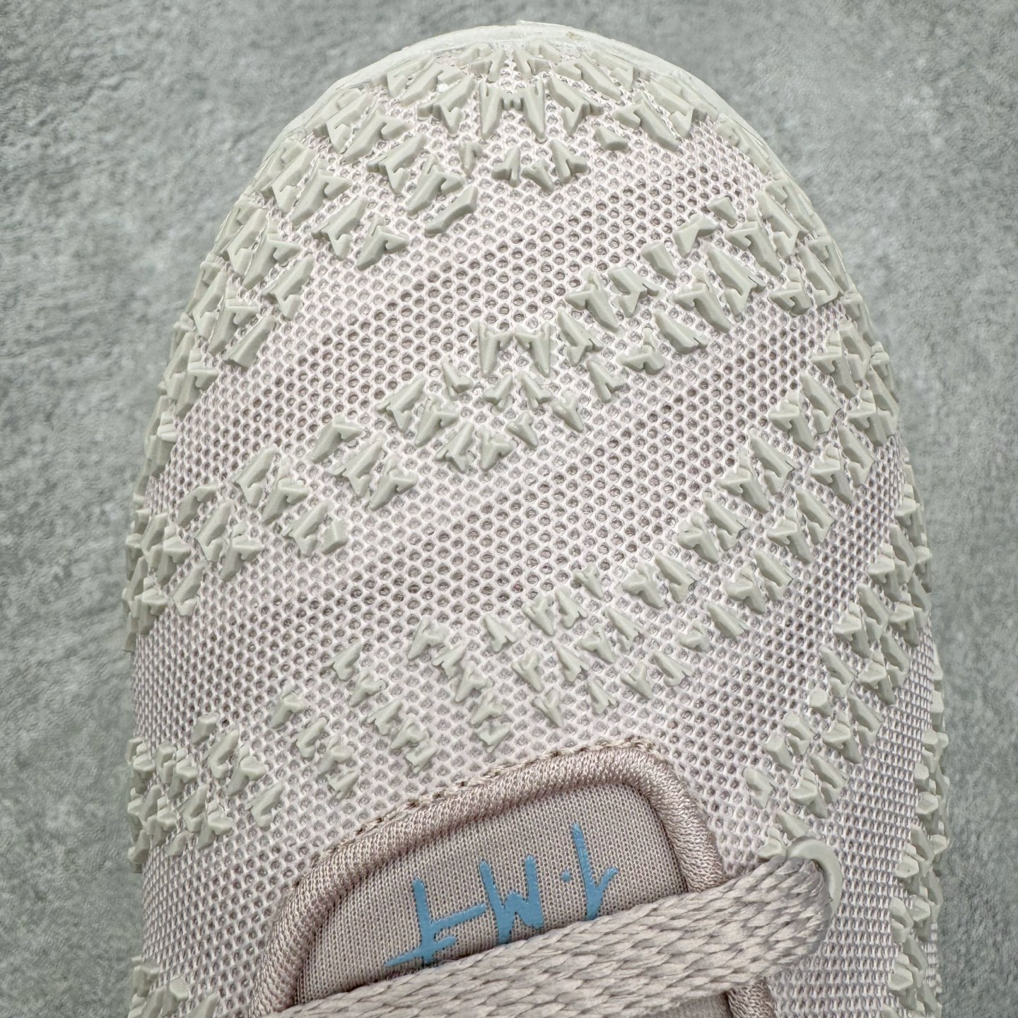 图片[14]-＃灭世/Max NK Ja 3 Scratch EP 莫兰特三代柔软舒适防滑耐磨透气支撑轻便低帮篮球鞋 EYBL 浅粉 IH2374-001 2024『压轴』后卫实战旗舰 圣枪腰王 重磅革新登场🌪 🔝历时5个月！全力打造 科比➕欧文系列 综合体 ！Pt实战体验天花板上限 再度提高🔝 ✅【顶配缓震】独家革新搭载 前掌5mm TURBO气垫 兼具贴地与缓震！（正品仅长方形小气垫）➕后掌大马蹄14mm厚 气垫 提高后掌缓震极限 （正品后掌无气垫） ✅【顶级抗扭】 搭载硬度65HC 发泡中底框架 ➕高强度中足抗扭片 革新升级 赛事级抗扭水平！独此一家 ✅【顶级支撑】鞋身侧向包裹 双层补强层 200斤以上选手 也可驾驭（正品仅一层）对比市场货品偷工减料 不可同日而语！ ✅气垫气压上脚即可感受！后掌鞋垫掀开可见气垫轮廓（谨防窜货） 鞋底止滑配方 无需磨合 原地起飞🛫 NK年度后卫旗舰 独家革新升级 『口碑源自专业 实力来源于专注』 真灭世纯原 切勿被市场仿冒吊牌挂羊头卖狗肉 尺码：39-46 正码正拍-选品中心