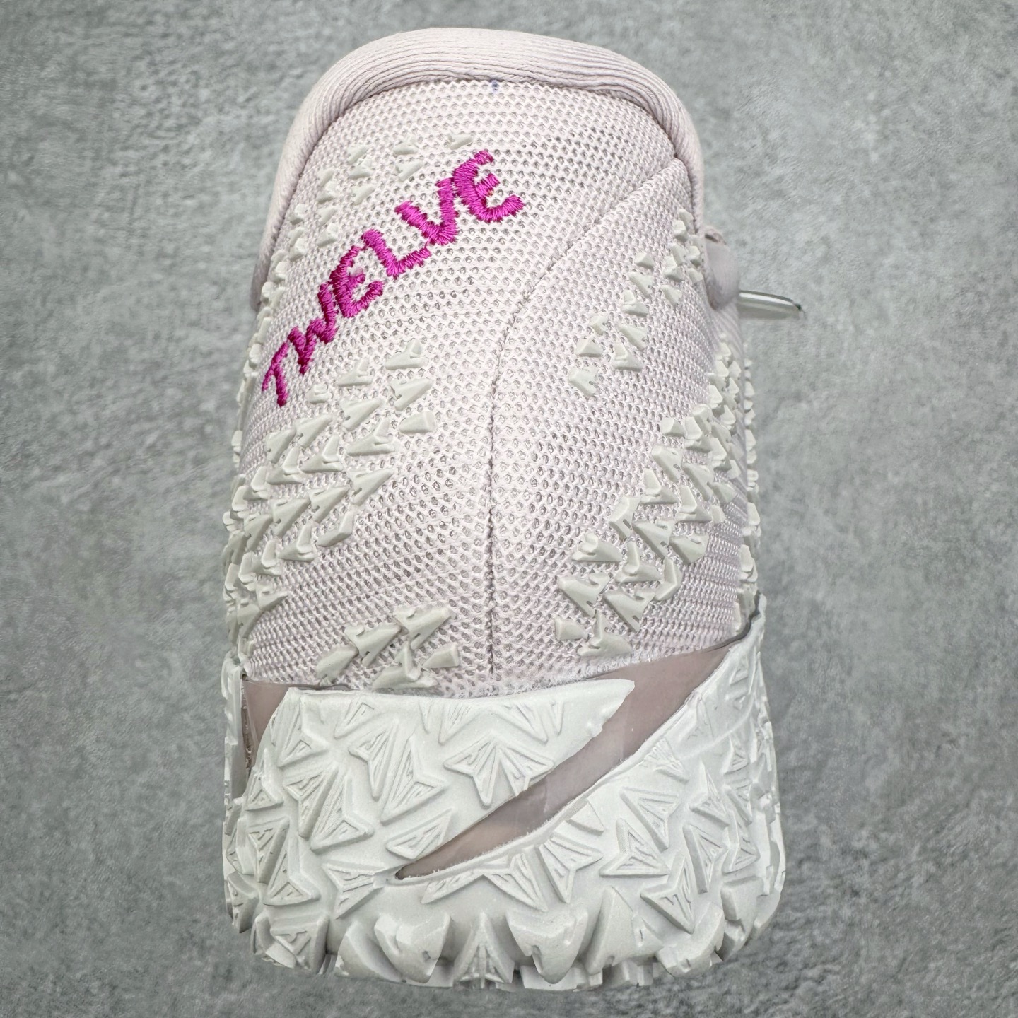 图片[8]-＃灭世/Max NK Ja 3 Scratch EP 莫兰特三代柔软舒适防滑耐磨透气支撑轻便低帮篮球鞋 EYBL 浅粉 IH2374-001 2024『压轴』后卫实战旗舰 圣枪腰王 重磅革新登场🌪 🔝历时5个月！全力打造 科比➕欧文系列 综合体 ！Pt实战体验天花板上限 再度提高🔝 ✅【顶配缓震】独家革新搭载 前掌5mm TURBO气垫 兼具贴地与缓震！（正品仅长方形小气垫）➕后掌大马蹄14mm厚 气垫 提高后掌缓震极限 （正品后掌无气垫） ✅【顶级抗扭】 搭载硬度65HC 发泡中底框架 ➕高强度中足抗扭片 革新升级 赛事级抗扭水平！独此一家 ✅【顶级支撑】鞋身侧向包裹 双层补强层 200斤以上选手 也可驾驭（正品仅一层）对比市场货品偷工减料 不可同日而语！ ✅气垫气压上脚即可感受！后掌鞋垫掀开可见气垫轮廓（谨防窜货） 鞋底止滑配方 无需磨合 原地起飞🛫 NK年度后卫旗舰 独家革新升级 『口碑源自专业 实力来源于专注』 真灭世纯原 切勿被市场仿冒吊牌挂羊头卖狗肉 尺码：39-46 正码正拍-选品中心