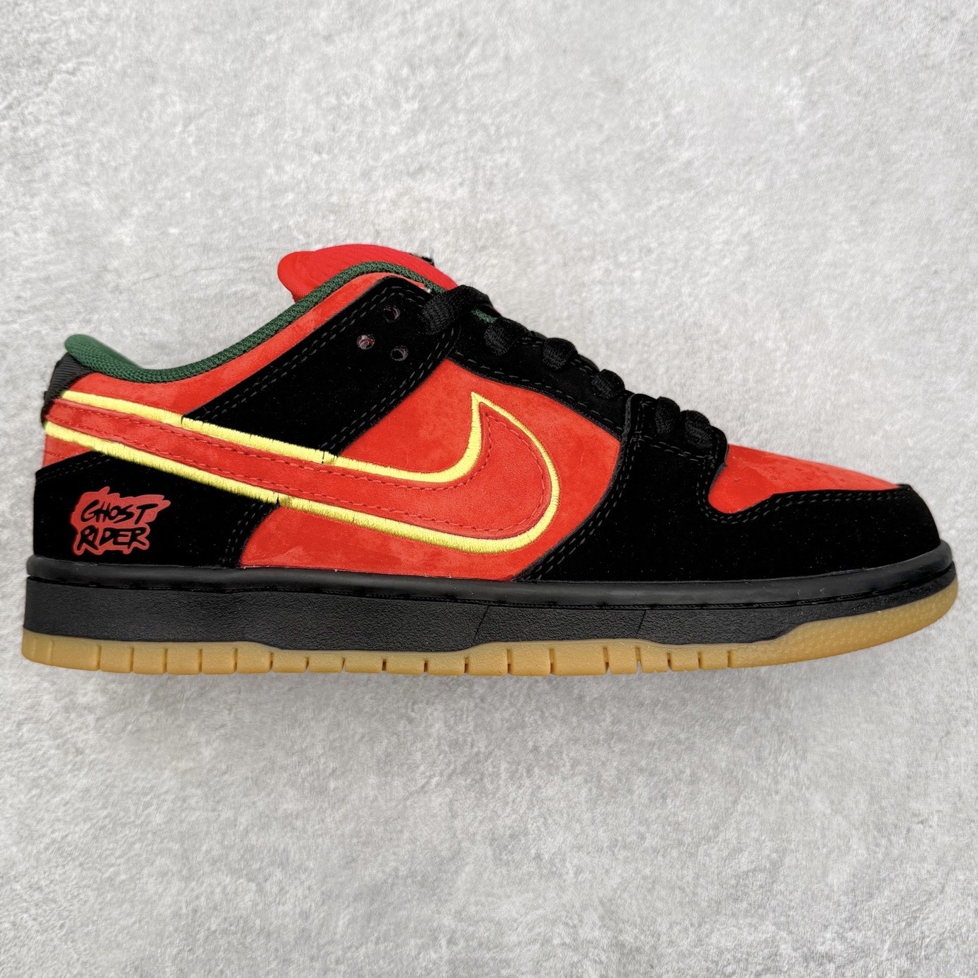 ＃F版 NK Dunk SB 恶灵骑士 小众高级 个性潮流减震低帮板鞋 黑红 FZ1287-300 极限压缩利润空间 超乎所想的高性价比 用料绝不含糊 原盒原配 正确耐磨橡胶大底 超高清洁度 全鞋零毛边皮料切割 全套原楦原模倾力打造完美版型 尺码：36 36.5 37.5 38 38.5 39 40 40.5 41 42 42.5 43 44 44.5 45 46 47.5-选品中心