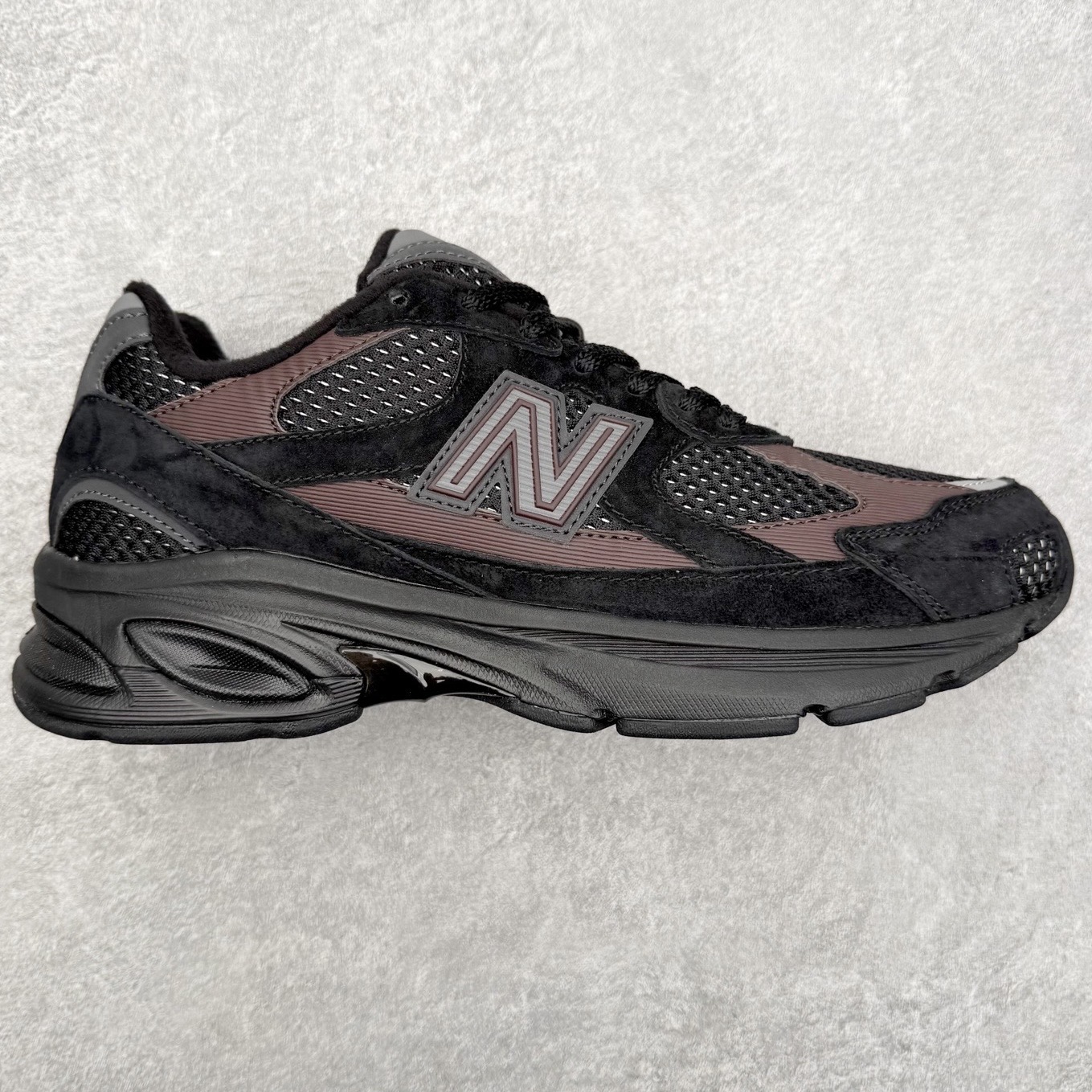 New Balance NB2010系列新百伦经典复古休闲运动板鞋 以ENCAP中底配以升级版 N-ERGY缓震物料 鞋面则采用特色的柔软麂皮搭以NewBalance经典的尼龙网布 低调中还原跑鞋本真 更年轻化的设计理念与材质 让新世代青年得以用全新视角体验经典鞋款的传奇魅力尺码：36 37 37.5 38 38.5 39.5 40 40.5 41.5 42 42.5 43 44 45-选品中心