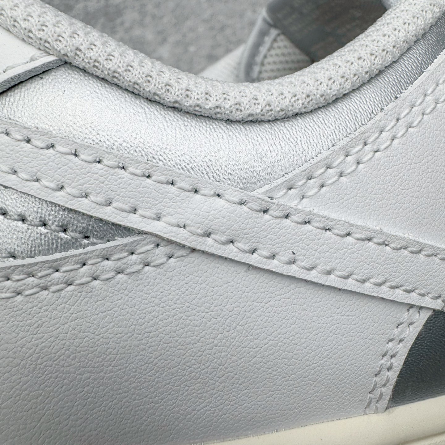 图片[13]-＃YC纯原 NK Dunk Low 卡其豹纹 IM6687-262 实力大厂出品 新配色陆续开发 利润个位数只为口碑 全套原纸板楦头开发 确保原汁原味 完美呈现DUNK版型 一比一鞋头弧度高度鞋身弧度 此版本只针对中端市场 皮料材质有所更替 其他数据细节工艺流程均保持一致 绝不口嗨 细节品控鞋型随意对比 独家私模官方第六代原厂航空铝磨具打磨大底 鞋头坡度极致还原 无解鞋型 原盒原配 圈内天花板工艺 原厂玻璃冲刀 超高清洁度 全鞋零毛边皮料切割 原厂中底布点胶 中底布拉帮走线遵循公司 尺码：36 36.5 37.5 38 38.5 39 40 40.5 41 42 42.5 43 44 44.5 45 46-选品中心