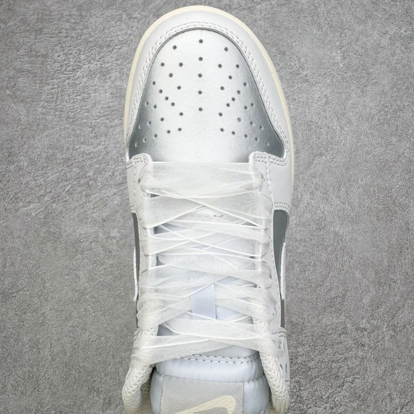 图片[4]-＃YC纯原 NK Dunk Low 卡其豹纹 IM6687-262 实力大厂出品 新配色陆续开发 利润个位数只为口碑 全套原纸板楦头开发 确保原汁原味 完美呈现DUNK版型 一比一鞋头弧度高度鞋身弧度 此版本只针对中端市场 皮料材质有所更替 其他数据细节工艺流程均保持一致 绝不口嗨 细节品控鞋型随意对比 独家私模官方第六代原厂航空铝磨具打磨大底 鞋头坡度极致还原 无解鞋型 原盒原配 圈内天花板工艺 原厂玻璃冲刀 超高清洁度 全鞋零毛边皮料切割 原厂中底布点胶 中底布拉帮走线遵循公司 尺码：36 36.5 37.5 38 38.5 39 40 40.5 41 42 42.5 43 44 44.5 45 46-选品中心