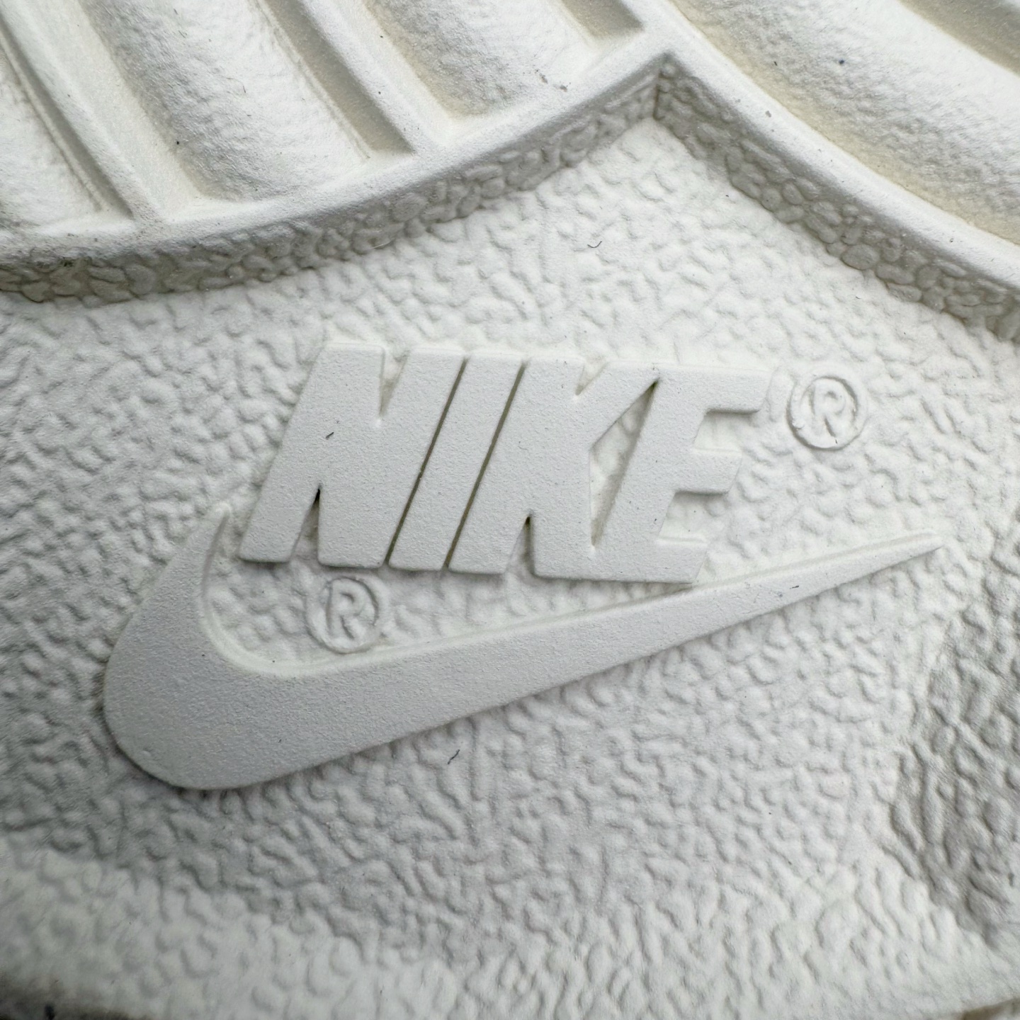 图片[10]-＃YC纯原 NK Dunk Low 卡其豹纹 IM6687-262 实力大厂出品 新配色陆续开发 利润个位数只为口碑 全套原纸板楦头开发 确保原汁原味 完美呈现DUNK版型 一比一鞋头弧度高度鞋身弧度 此版本只针对中端市场 皮料材质有所更替 其他数据细节工艺流程均保持一致 绝不口嗨 细节品控鞋型随意对比 独家私模官方第六代原厂航空铝磨具打磨大底 鞋头坡度极致还原 无解鞋型 原盒原配 圈内天花板工艺 原厂玻璃冲刀 超高清洁度 全鞋零毛边皮料切割 原厂中底布点胶 中底布拉帮走线遵循公司 尺码：36 36.5 37.5 38 38.5 39 40 40.5 41 42 42.5 43 44 44.5 45 46-选品中心