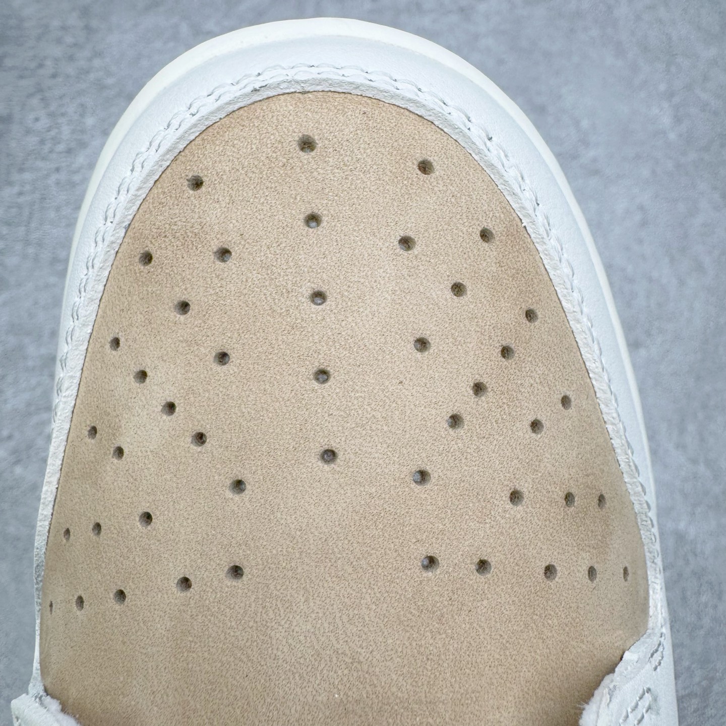 图片[16]-NK Dunk Pegasus Pack CNY 马年限定 舒适贴合 低帮 板鞋 男女同款 米褐色 IQ1118-220 实力大厂出品 新配色陆续开发 利润个位数只为口碑 全套原纸板楦头开发 确保原汁原味 完美呈现DUNK版型 一比一鞋头弧度高度鞋身弧度 此版本只针对中端市场 皮料材质有所更替 其他数据细节工艺流程均保持一致 绝不口嗨 细节品控鞋型随意对比 独家私模官方第六代原厂航空铝磨具打磨大底 鞋头坡度极致还原 无解鞋型 原盒原配 圈内天花板工艺 原厂玻璃冲刀 超高清洁度 全鞋零毛边皮料切割 原厂中底布点胶 中底布拉帮走线遵循公司 尺码：36 36.5 37.5 38 38.5 39 40 40.5 41 42 42.5 43 44 44.5 45 46-选品中心