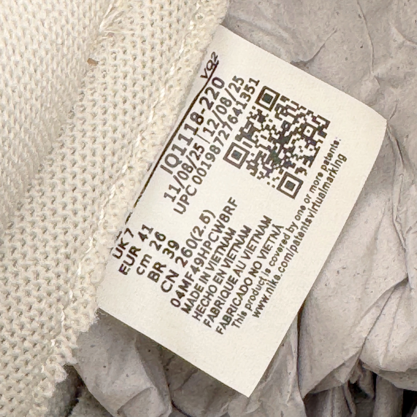 图片[20]-NK Dunk Pegasus Pack CNY 马年限定 舒适贴合 低帮 板鞋 男女同款 米褐色 IQ1118-220 实力大厂出品 新配色陆续开发 利润个位数只为口碑 全套原纸板楦头开发 确保原汁原味 完美呈现DUNK版型 一比一鞋头弧度高度鞋身弧度 此版本只针对中端市场 皮料材质有所更替 其他数据细节工艺流程均保持一致 绝不口嗨 细节品控鞋型随意对比 独家私模官方第六代原厂航空铝磨具打磨大底 鞋头坡度极致还原 无解鞋型 原盒原配 圈内天花板工艺 原厂玻璃冲刀 超高清洁度 全鞋零毛边皮料切割 原厂中底布点胶 中底布拉帮走线遵循公司 尺码：36 36.5 37.5 38 38.5 39 40 40.5 41 42 42.5 43 44 44.5 45 46-选品中心