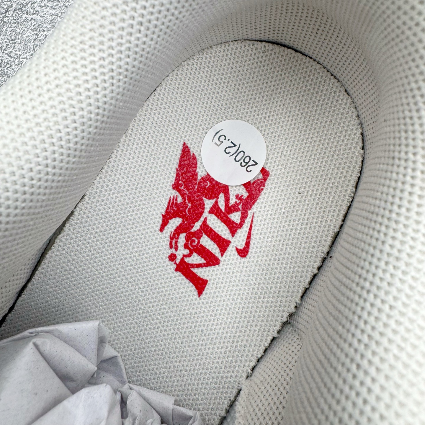 图片[19]-NK Dunk Pegasus Pack CNY 马年限定 舒适贴合 低帮 板鞋 男女同款 米褐色 IQ1118-220 实力大厂出品 新配色陆续开发 利润个位数只为口碑 全套原纸板楦头开发 确保原汁原味 完美呈现DUNK版型 一比一鞋头弧度高度鞋身弧度 此版本只针对中端市场 皮料材质有所更替 其他数据细节工艺流程均保持一致 绝不口嗨 细节品控鞋型随意对比 独家私模官方第六代原厂航空铝磨具打磨大底 鞋头坡度极致还原 无解鞋型 原盒原配 圈内天花板工艺 原厂玻璃冲刀 超高清洁度 全鞋零毛边皮料切割 原厂中底布点胶 中底布拉帮走线遵循公司 尺码：36 36.5 37.5 38 38.5 39 40 40.5 41 42 42.5 43 44 44.5 45 46-选品中心