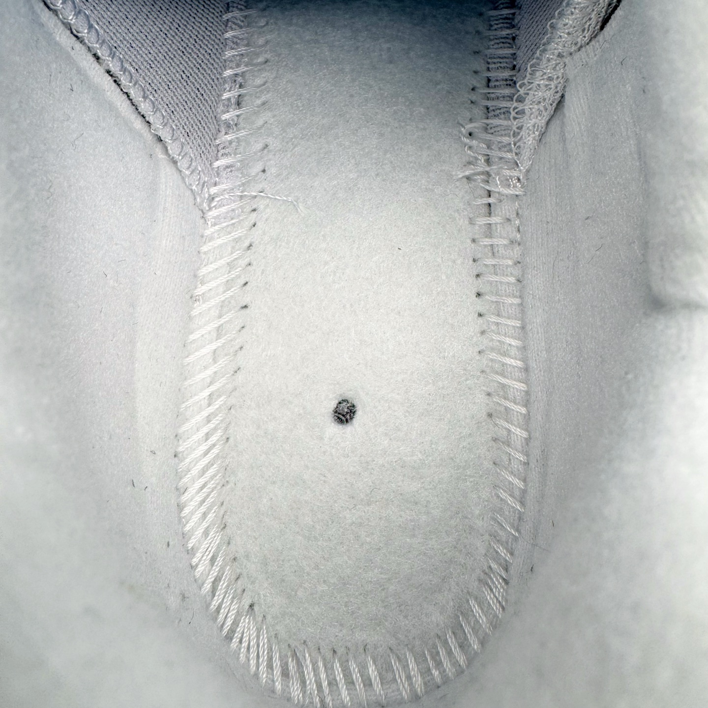 图片[19]-＃SF外贸特供 NK Air Max 95 OG 舒适百搭耐磨低帮气垫休闲跑步鞋 男女同款 灰绿 HM4740-001 亲自操刀耗时半年开发 重金购买全套印尼原厂纸板楦头开发 2025官方主推系列 致敬诞生30周年的传奇鞋型 Air Max 95 系列再度重磅复刻归来 以全新配色续写光辉历史 更以现代手法重塑经典 将复古风格与前沿科技完美融合 一比一鞋头弧度高度鞋身弧度 东莞原厂模具大底 一码一模 原厂高韧性Tpu 独家供应35.5 45.5 48.5 49.5 50.5 原厂特供同批次皮料与Zp零色差 原厂特供内外标均可过绿X扫描认证 独家原装Big Bubble气垫 气垫体积更大 提供更强的缓震性能和回弹性 进口玻璃冲刀皮料裁剪零毛边 电脑针车工艺 鞋面不留荧光细节 平台可冲 超高鞋面清洁度 最高QC检验标准 控制溢胶瑕疵 每一双都是工艺品 实拍调校N版已经零色差零失真 百分百还原实物色彩所见即所得 不存在货不对板色差等低级问题 选购参考实物拍摄 不混卖不参货 只用心做好货严格选品 承诺混一赔十 尺码：35.5 36 36.5 37.5 38 38.5 39 40 40.5 41 42 42.5 43 44 44.5 45 45.5 46 47.5 48.5 49.5 50.5-选品中心