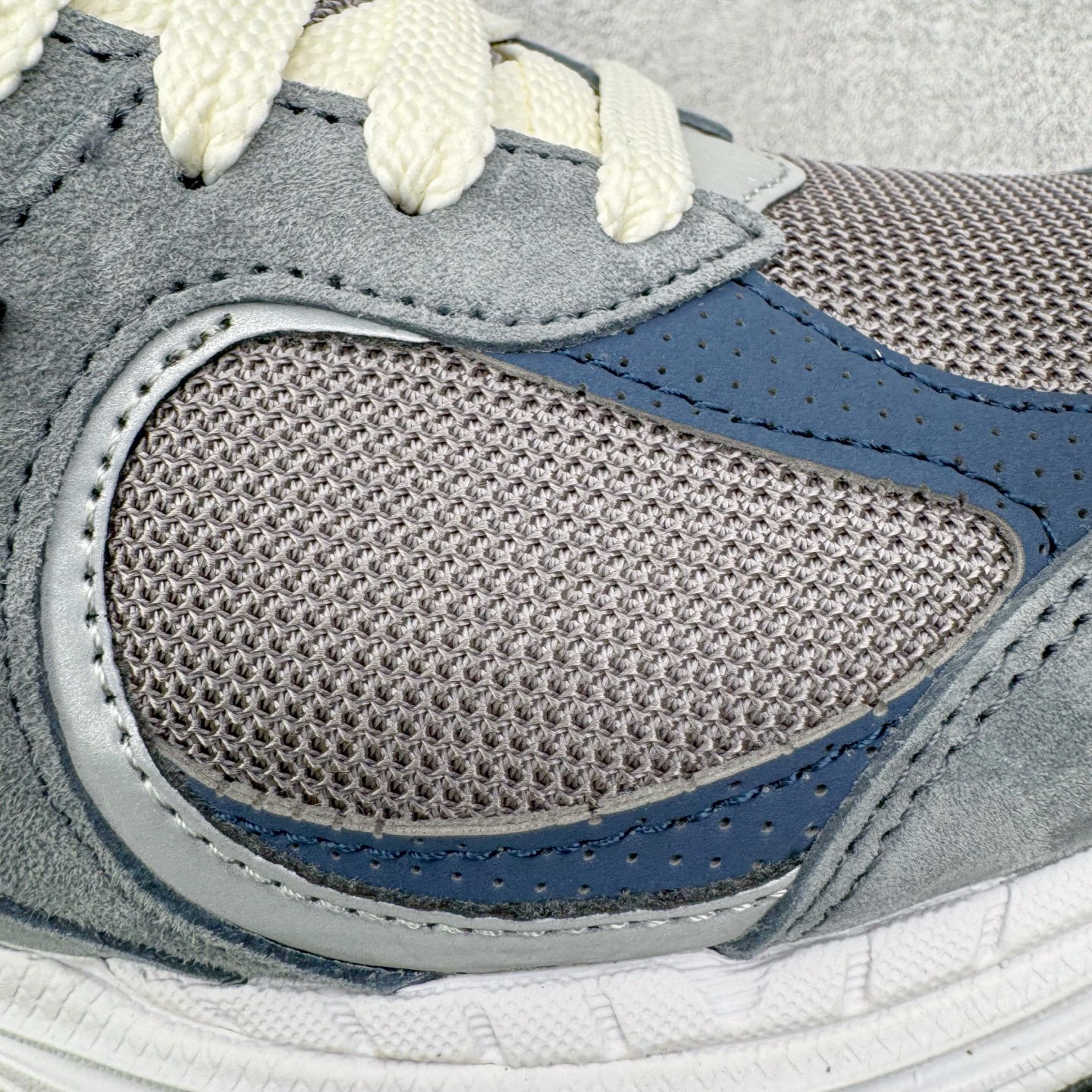 图片[18]-＃G版纯原 New Balance M2002RU2 新百伦潮流复古织物皮革减震防滑耐磨轻便低帮跑步鞋 灰碳色 基于市场现有版本全新升级调整 NB市场最强产物 全套原楦原纸板原厂数据开发 全鞋电脑针车加持 原厂网布 原装进口头层翻毛皮料正确绒感卡色 正确中底拉帮中底网布细节 一比一手工擦旧效果 冲裁组合 匠心打造 耗时两个月开发完成 工艺极其复杂难度可想而知 新开独立私模大底 全网唯一正确做旧组合大底 高端零售专供产物 尺码：36 37 37.5 38 38.5 39.5 40 40.5 41.5 42 42.5 43 44 44.5 45 45.5 46.5 47-选品中心