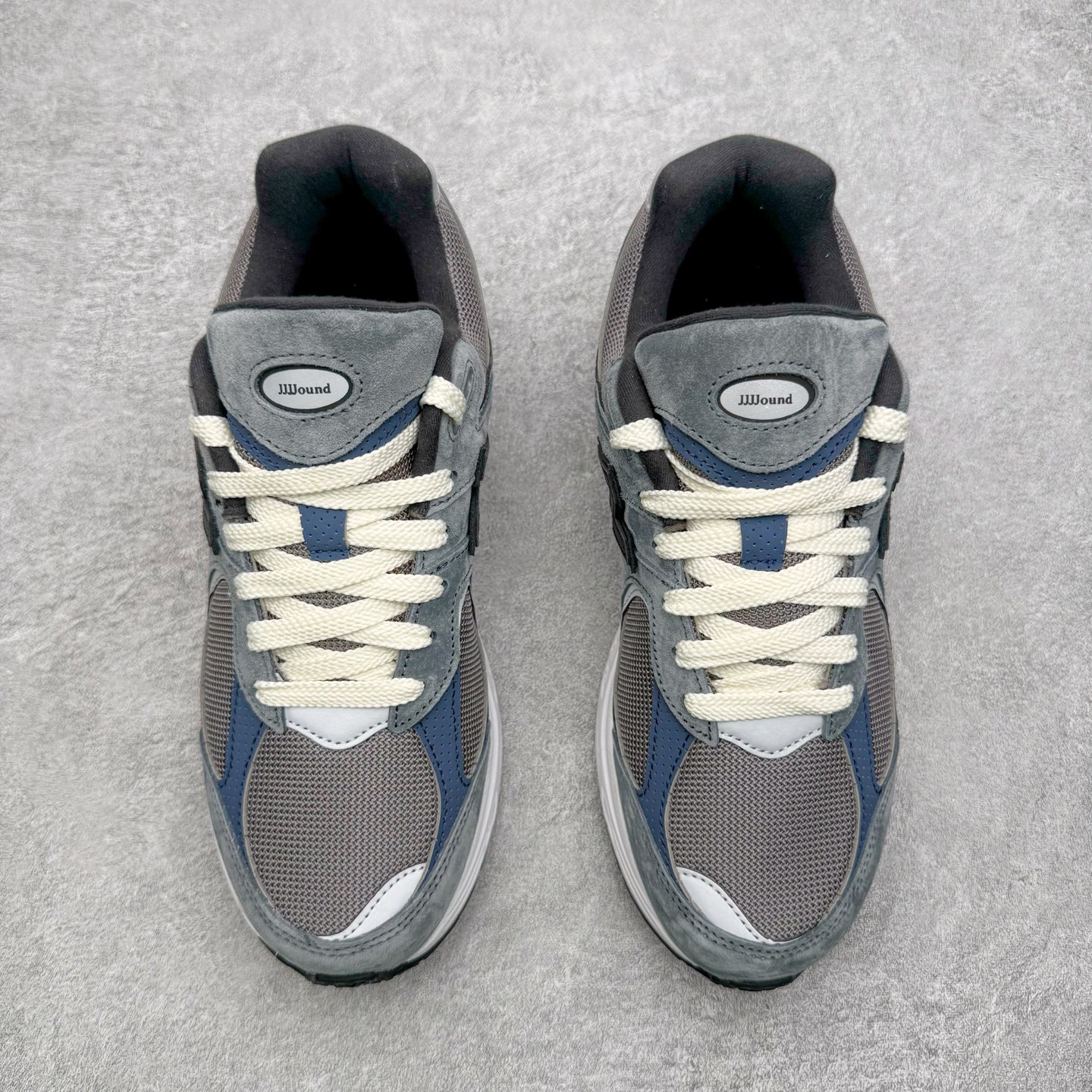 图片[2]-＃G版纯原 New Balance M2002RU2 新百伦潮流复古织物皮革减震防滑耐磨轻便低帮跑步鞋 灰碳色 基于市场现有版本全新升级调整 NB市场最强产物 全套原楦原纸板原厂数据开发 全鞋电脑针车加持 原厂网布 原装进口头层翻毛皮料正确绒感卡色 正确中底拉帮中底网布细节 一比一手工擦旧效果 冲裁组合 匠心打造 耗时两个月开发完成 工艺极其复杂难度可想而知 新开独立私模大底 全网唯一正确做旧组合大底 高端零售专供产物 尺码：36 37 37.5 38 38.5 39.5 40 40.5 41.5 42 42.5 43 44 44.5 45 45.5 46.5 47-选品中心