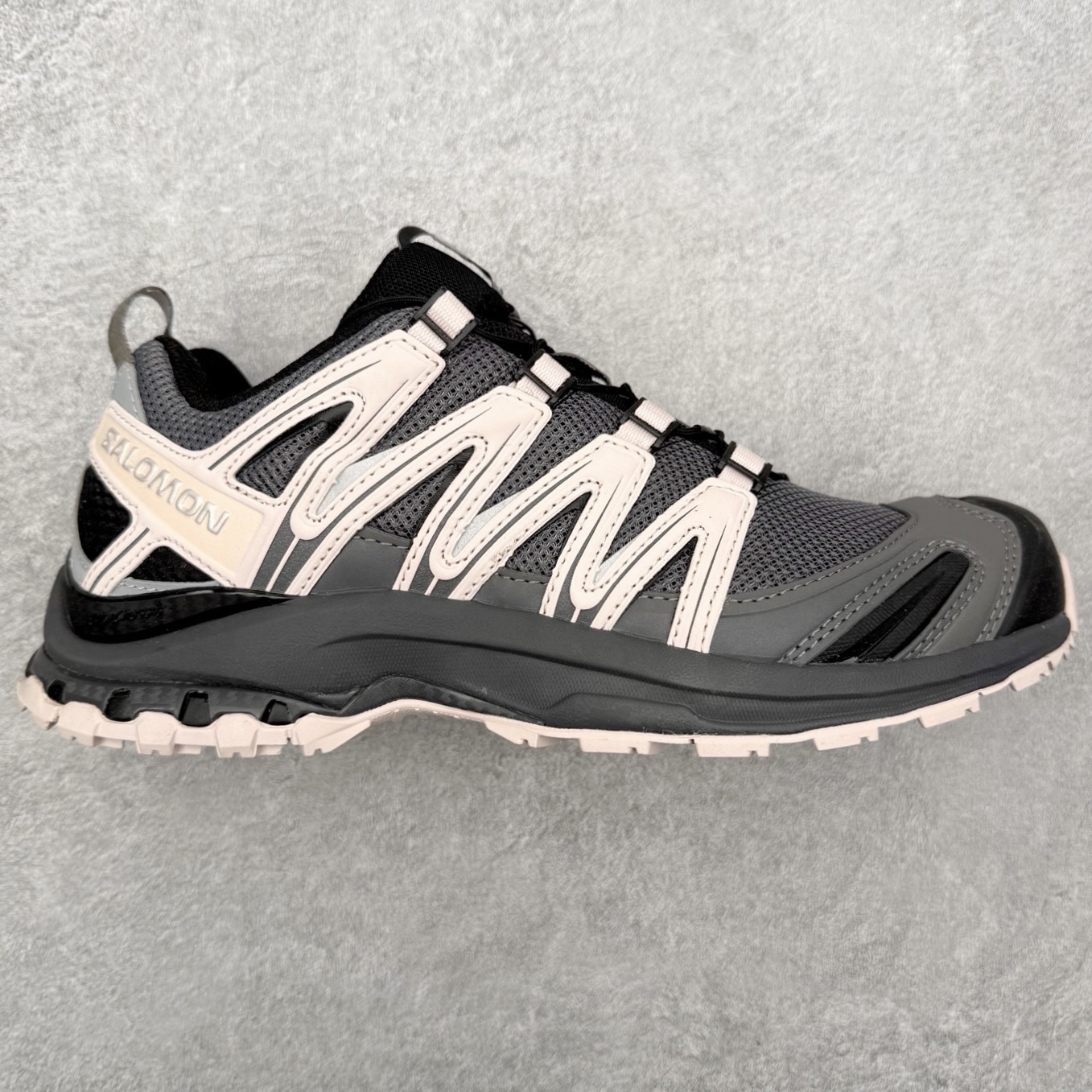 图片[4]-＃TG福利特价 SALOMON XA Pro 3D ADV 萨洛蒙潮流越野机能户外功能鞋 鞋面采用SENSIFT贴合技术 全方位贴合包裹脚型 鞋跟部鞋底牵引设计 提供强大的抓地性能 更适应野外崎岖不平的道路 其3D ADVANCED CHASSIS底盘 材料轻量大化 钉齿设计更具稳定性 防护性 鞋底易磨损区运用CONTAGRIP高耐磨材料 应对城市硬质路面长距离跑考验 尺码：36 36.5 37.5 38 38.5 39 40 40.5 41 42 42.5 43 44 44.5 45-选品中心