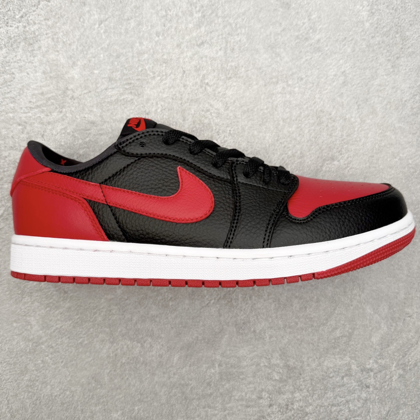 ＃K版 Air Jordan AJ1 Low 低帮 IW6076-001全新流水线出品 DT版本唯一平替选择 市场第二梯队最强版 全部原鞋开发 原楦原纸板开发 全鞋电脑针车 原厂内置全掌气垫 原盒内在原标 唯一Zp原版鞋带绑法 免检产品 全新2022版型 全头层皮料 完美零毛边处理 原厂配置全掌气垫 价格定位良心 几十个配色陆续出货 实拍调校N版已经零色差零失真 百分百还原实物色彩所见即所得 不存在货不对板色差等低级问题 选购参考实物拍摄 不混卖不参货 只用心做好货严格选品 承诺混一赔十 尺码：36 36.5 37.5 38 38.5 39 40 40.5 41 42 42.5 43 44 44.5 45-选品中心