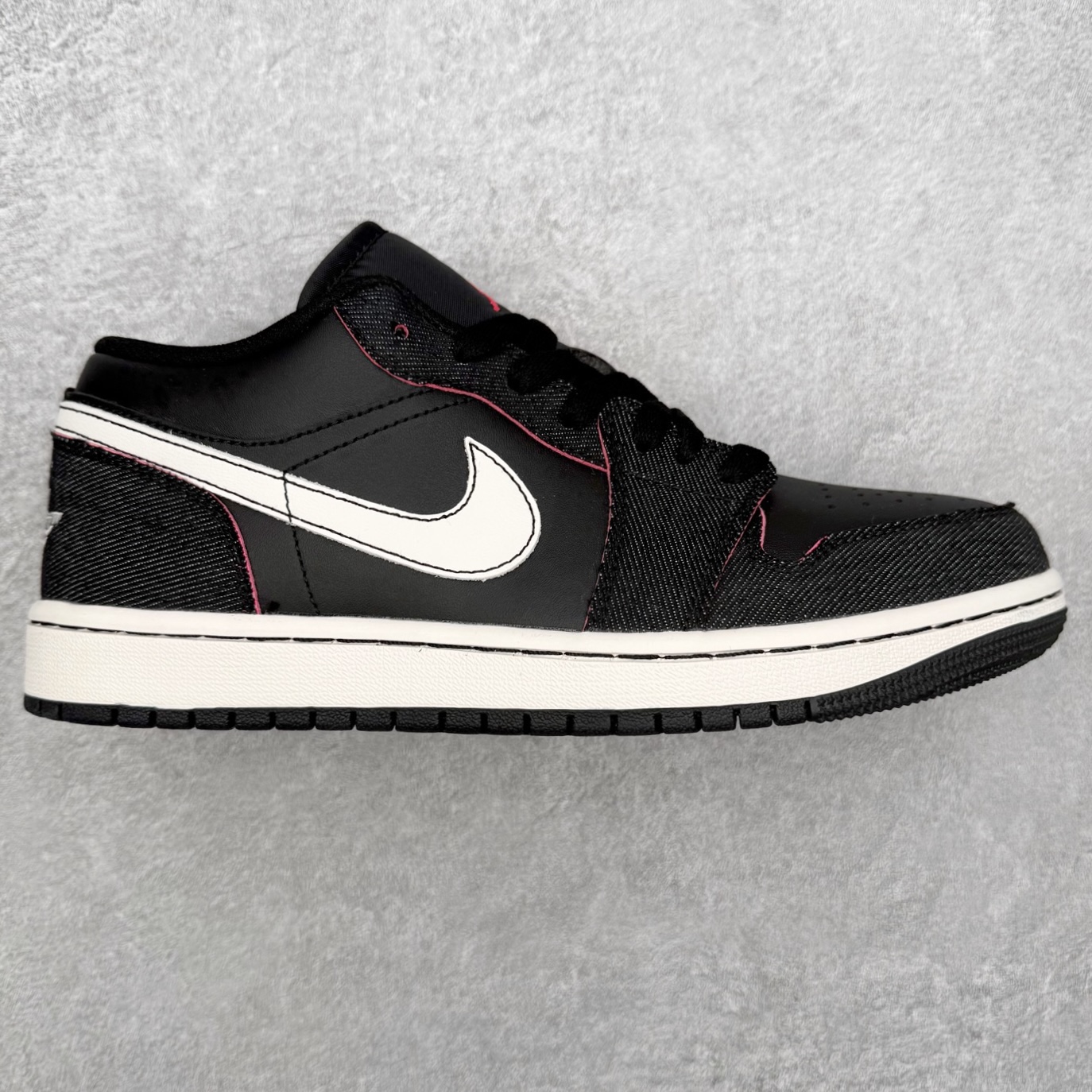 ＃K版 Air Jordan AJ1 Low 低帮 IR0842-010 全新流水线出品 DT版本唯一平替选择 市场第二梯队最强版 全部原鞋开发 原楦原纸板开发 全鞋电脑针车 原厂内置全掌气垫 原盒内在原标 唯一Zp原版鞋带绑法 免检产品 全新2022版型 全头层皮料 完美零毛边处理 原厂配置全掌气垫 价格定位良心 几十个配色陆续出货 实拍调校N版已经零色差零失真 百分百还原实物色彩所见即所得 不存在货不对板色差等低级问题 选购参考实物拍摄 不混卖不参货 只用心做好货严格选品 承诺混一赔十 尺码：36 36.5 37.5 38 38.5 39 40 40.5 41 42 42.5 43 44 44.5 45-选品中心