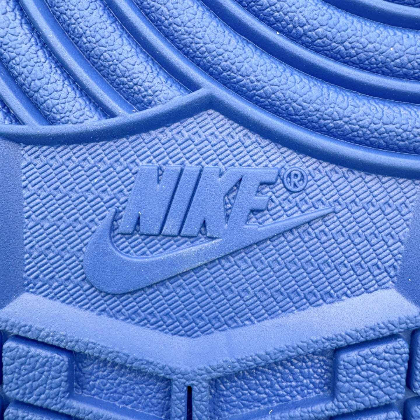 图片[22]-＃LS纯原 Union LA x Fragment Design x Air Jordan AJ1 Retro High NRG 藤原浩三方联名四色拼接灰 闪电白蓝红 IO7847-002 圈内最强系列 高端零售特供批次 产品品控稳定性领先行业 各方面均可对飙L版 良心定价不杀猪 SZ原厂全套原楦原纸板冲刀磨具开发 原厂皮料加持 原厂港宝加持定型后跟R度完美 同源原厂电绣 飞翼针数密度立体效果一致 百分百一致原鞋 原厂拉帮工艺 针距密度一致 后跟弧度收口自然不对折 极致一眼正品既视感 进口玻璃冲刀皮料裁剪零毛边 全鞋电脑针车工艺 品控清洁度最高QC检验标准 免检产品 原厂订购鞋盒、鞋标、防尘纸、鞋撑、鞋带 追求极致的原厂味道 尺码：36 36.5 37.5 38 38.5 39 40 40.5 41 42 42.5 43 44 44.5 45 46 47.5-选品中心