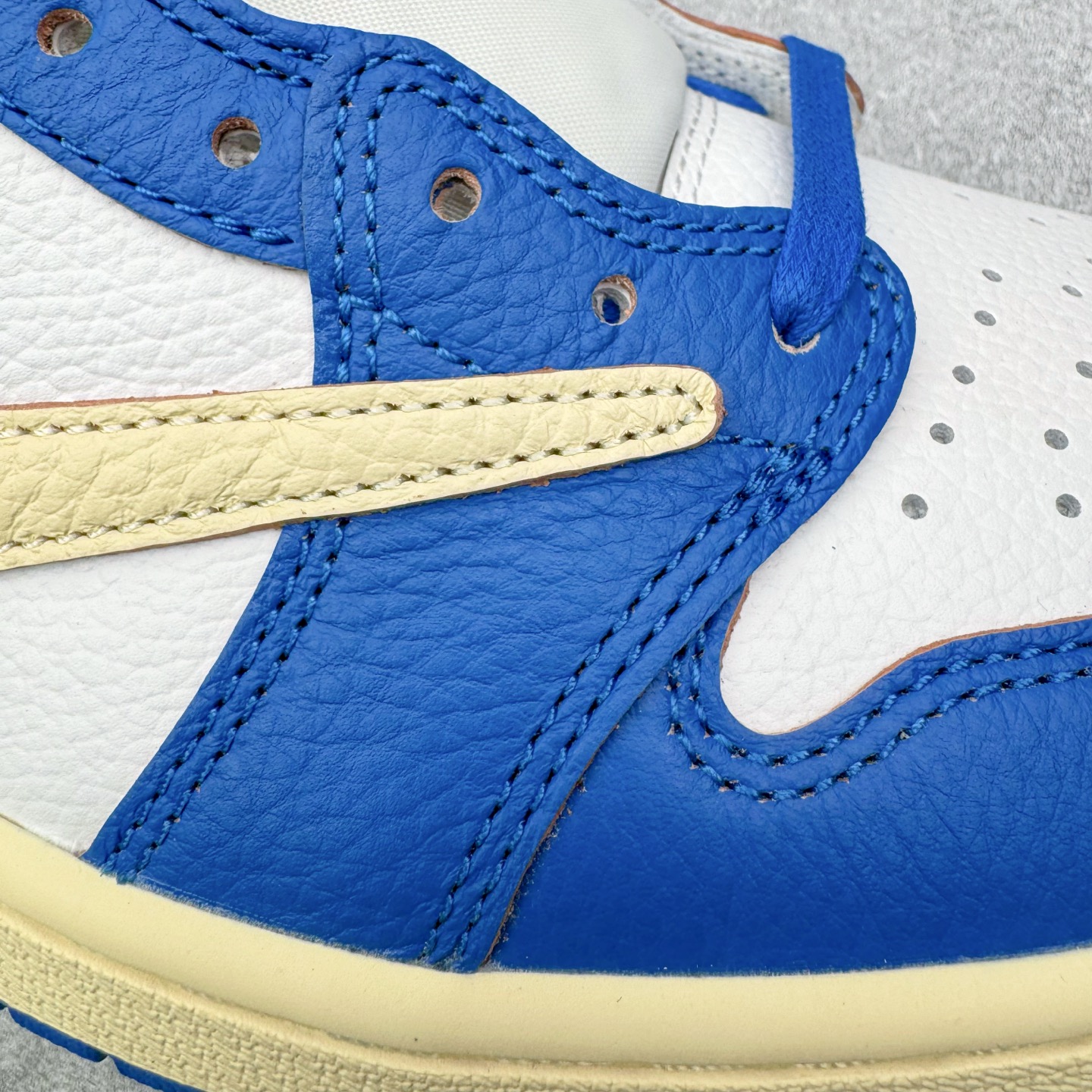 图片[20]-＃LS纯原 Union LA x Fragment Design x Air Jordan AJ1 Low OG SP 藤原浩三方联名四色拼接 TS联名倒钩低帮 蓝红白 DM7866-111 圈内最强倒钩系列 高端零售特供批次 产品品控稳定性领先行业 各方面均可对飙L版 良心定价不杀猪 SZ原厂全套原楦原纸板冲刀磨具开发 原厂皮料加持 原厂港宝加持定型后跟R度完美 同源原厂电绣 鬼脸飞翼针数密度立体效果一致 百分百一致原鞋 原厂拉帮工艺 针距密度一致 后跟弧度收口自然不对折 极致一眼正品既视感 进口玻璃冲刀皮料裁剪零毛边 全鞋电脑针车工艺 品控清洁度最高QC检验标准 免检产品 原厂订购鞋盒、鞋标、防尘纸、鞋撑、鞋带 追求极致的原厂味道 尺码：40 40.5 41 42 42.5 43 44 44.5 45 46 47.5 48.5-选品中心