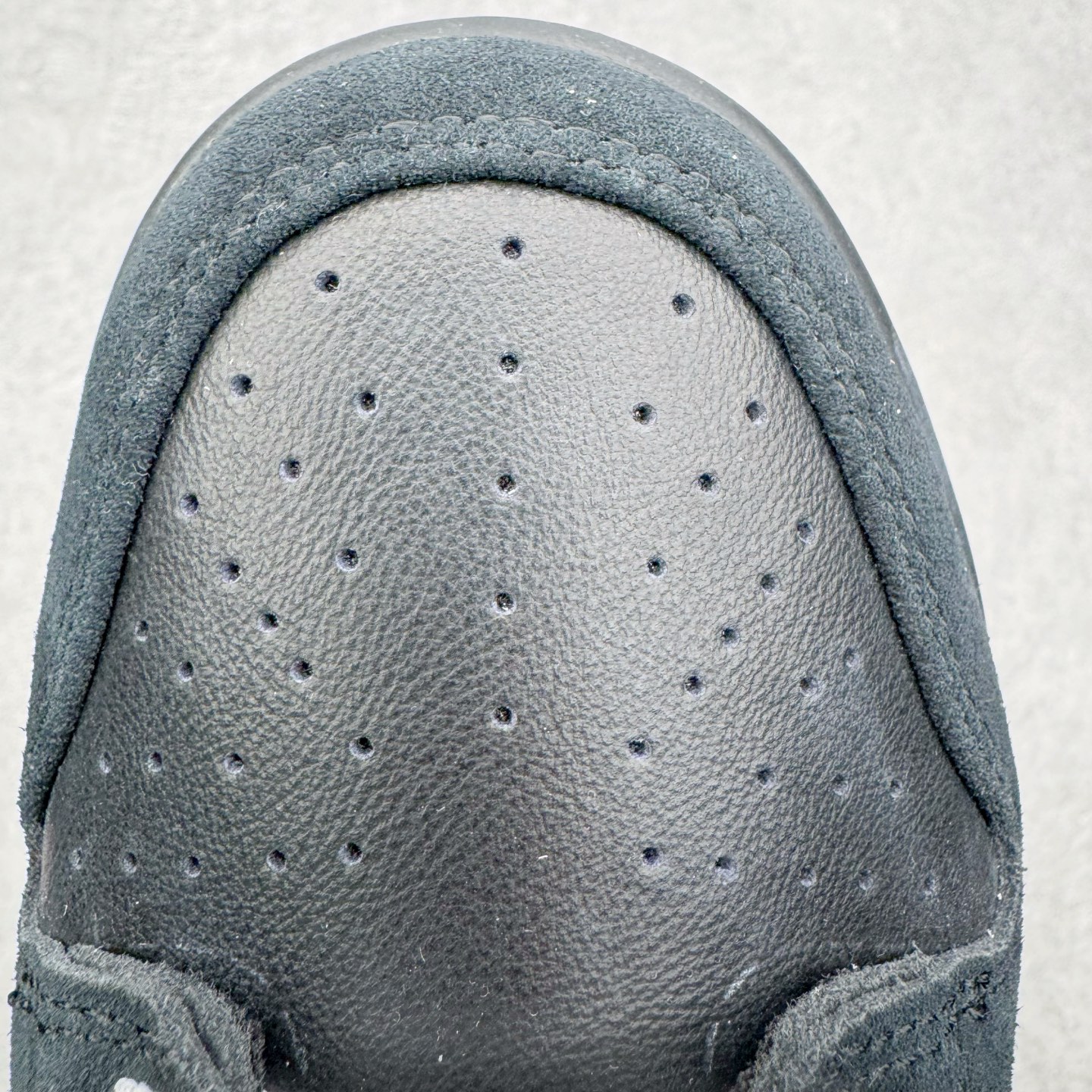 图片[13]-＃YC纯原 NK SB Dunk Low Pro 黑白棕 HF3704-003 实力大厂出品 新配色陆续开发 利润个位数只为口碑 全套原纸板楦头开发 确保原汁原味 完美呈现DUNK版型 一比一鞋头弧度高度鞋身弧度 此版本只针对中端市场 皮料材质有所更替 其他数据细节工艺流程均保持一致 绝不口嗨 细节品控鞋型随意对比 独家私模官方第六代原厂航空铝磨具打磨大底 鞋头坡度极致还原 无解鞋型 原盒原配 圈内天花板工艺 原厂玻璃冲刀 超高清洁度 全鞋零毛边皮料切割 原厂中底布点胶 中底布拉帮走线遵循公司 尺码：36 36.5 37.5 38 38.5 39 40 40.5 41 42 42.5 43 44 44.5 45 46-选品中心