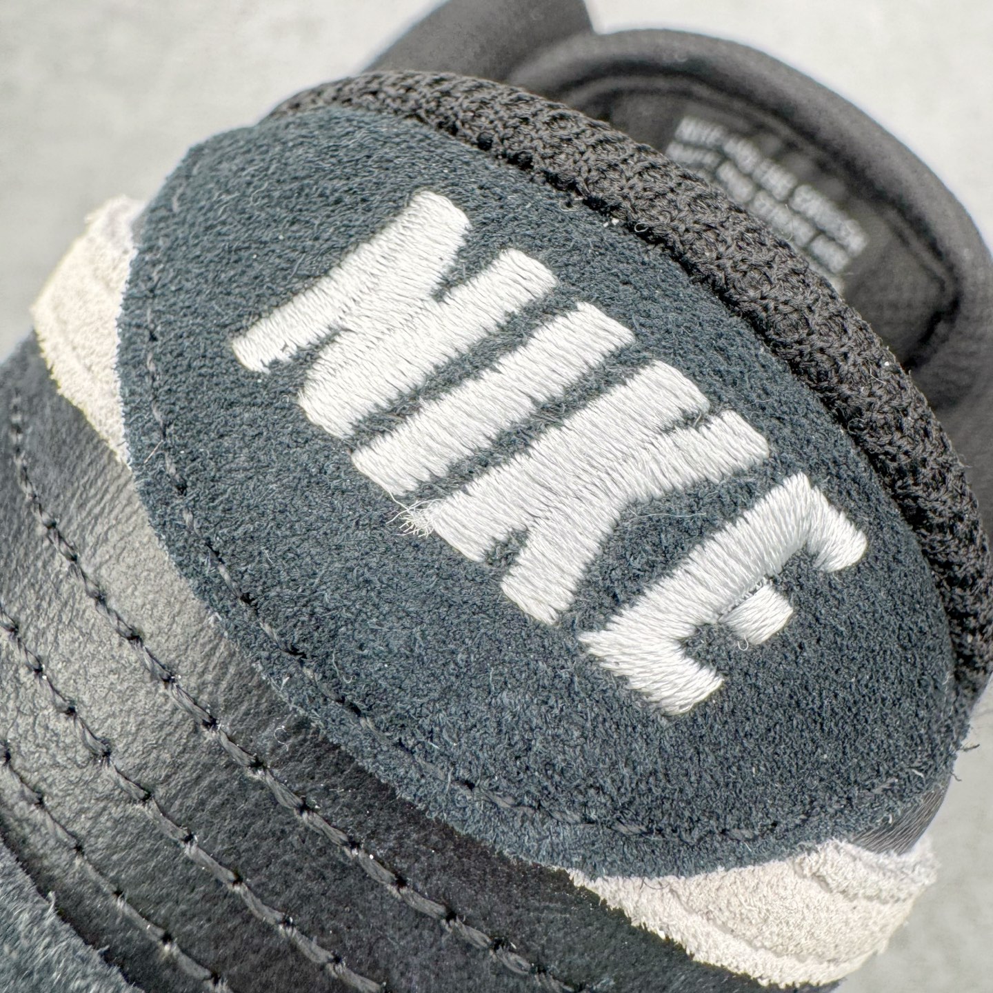 图片[14]-＃YC纯原 NK SB Dunk Low Pro 黑白棕 HF3704-003 实力大厂出品 新配色陆续开发 利润个位数只为口碑 全套原纸板楦头开发 确保原汁原味 完美呈现DUNK版型 一比一鞋头弧度高度鞋身弧度 此版本只针对中端市场 皮料材质有所更替 其他数据细节工艺流程均保持一致 绝不口嗨 细节品控鞋型随意对比 独家私模官方第六代原厂航空铝磨具打磨大底 鞋头坡度极致还原 无解鞋型 原盒原配 圈内天花板工艺 原厂玻璃冲刀 超高清洁度 全鞋零毛边皮料切割 原厂中底布点胶 中底布拉帮走线遵循公司 尺码：36 36.5 37.5 38 38.5 39 40 40.5 41 42 42.5 43 44 44.5 45 46-选品中心