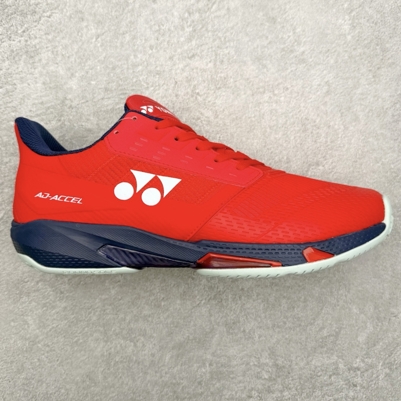 YONEX尤尼克斯 AD ACCEL 舒适柔软 减震透气包裹性支撑平衡抗冲击轻便 低帮 网球鞋 男女同款 尤尼克斯（YONEX）成立时间1946年，总部地点是日本东京，是世界著名的羽毛球品牌。为了尽量满足不同使用需求，尤尼克斯研发了大量的型号的羽毛球用品。作为世界知名的羽拍专业制造商，尤尼克斯完全体现日本工艺的精益求精，羽拍牢牢占据世界第一的地位，同时网球拍也得到许多知名球星的喜爱。实拍调校N版已经零色差零失真 百分百还原实物色彩所见即所得 不存在货不对板色差等低级问题 选购参考实物拍摄 不混卖不参货 只用心做好货严格选品 承诺混一赔十 尺码：36 36.5 37.5 38 38.5 39 40 40.5 41 42 42.5 43 44 44.5 45-选品中心
