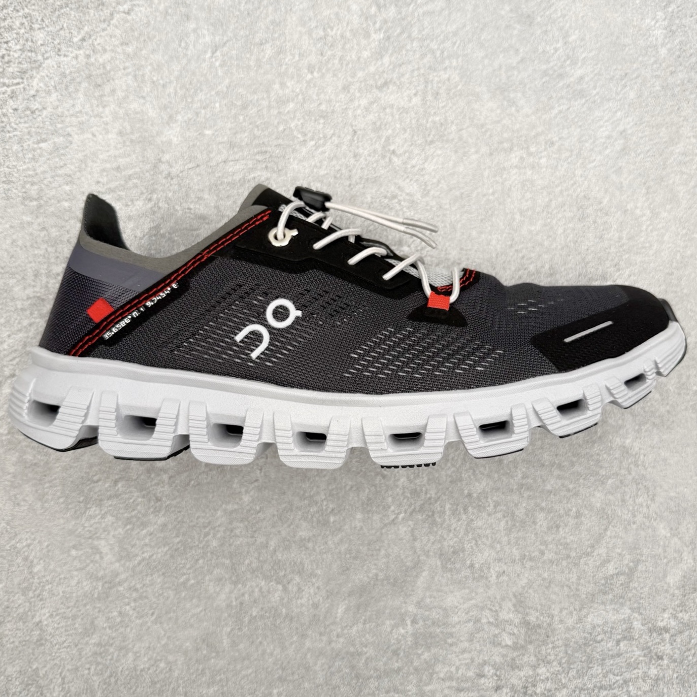 Mita x On昂跑 Cloud 6 Coast 时尚舒适 低帮跑步鞋 此运动品牌 开创于2010年 缓震着陆、强效回弹、轻柔质感的设计构思始终是ON研制关键 与此同时基于“为全球提供革新性的跑步感受”信念 陆续推出了多款跑鞋及其以专业运动人体跑步工程学为设计关键的功能性跑步服饰设备 让跑者不费力气地畅快畅跑 尺码：36 36.5 37.5 38 38.5 39 40 40.5 41 42 42.5 43 44 44.5 45-选品中心