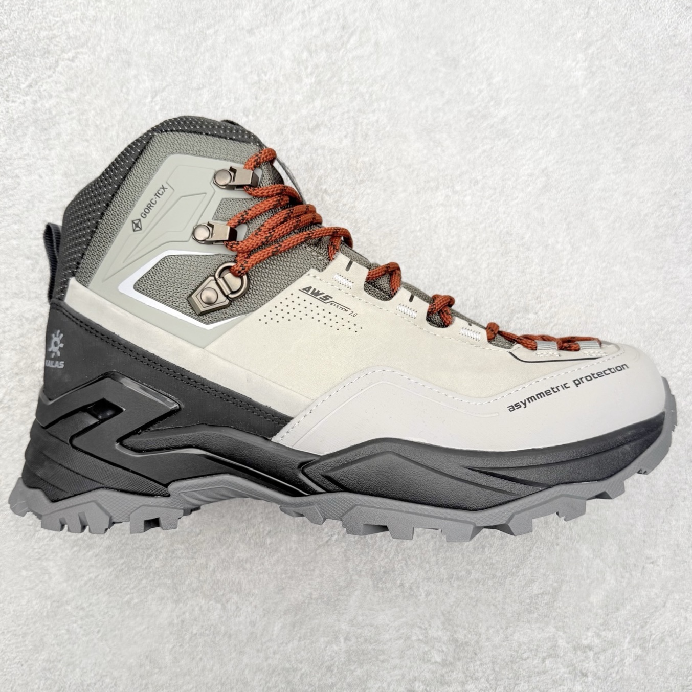 ＃K版 凯乐石KAILAS MT5 -3 GTX MID 运动户外防滑防水中帮 登山徒步鞋 KAILAS凯乐石品牌是全球三大全系攀登品牌之一，于2003年创立于中国广州，致力于为有攀登梦想的户外运动员及爱好者，研发制造功能性专业装备，满足他们在极限环境下安全舒适的需求，凯乐石专注于科技面料的开发及专业功能设计，产品线覆盖登山、攀岩、徒步、越野跑山、露营、旅行等多项户外运动，通过运动员的测试反馈，不断进化迭代，产品荣获国内外大奖71座，发明专利21个，更突破性的自主研发攀登器械，打造出中国的攀登硬实力。实拍调校N版已经零色差零失真 百分百还原实物色彩所见即所得 不存在货不对板色差等低级问题 选购参考实物拍摄 不混卖不参货 只用心做好货严格选品 承诺混一赔十 尺码：36 36.5 37.5 38 38.5 39 40 40.5 41 42 42.5 43 44 44.5 45-选品中心