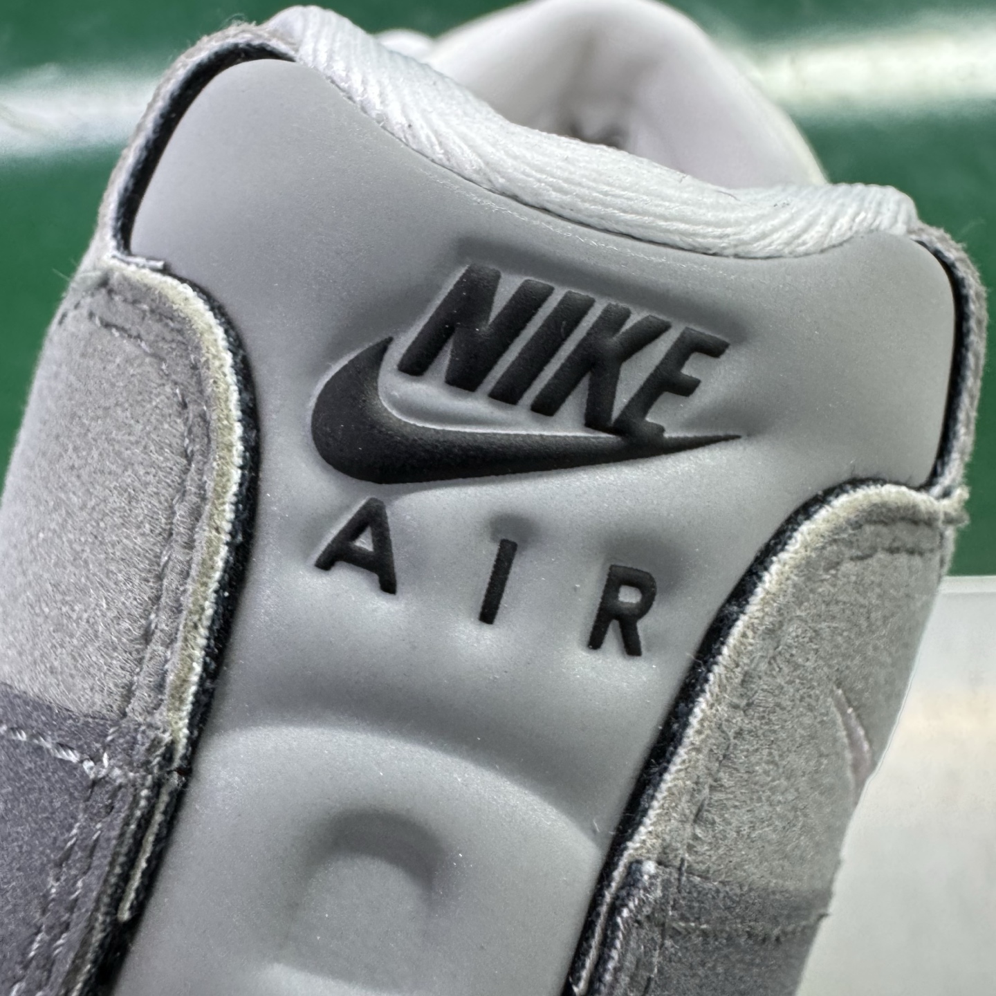 图片[15]-＃SF外贸特供 NK Air Max 95 OG 舒适百搭耐磨低帮气垫休闲跑步鞋 男女同款 灰粉 HJ5996-001 亲自操刀耗时半年开发 重金购买全套印尼原厂纸板楦头开发 2025官方主推系列 致敬诞生30周年的传奇鞋型 Air Max 95 系列再度重磅复刻归来 以全新配色续写光辉历史 更以现代手法重塑经典 将复古风格与前沿科技完美融合 一比一鞋头弧度高度鞋身弧度 东莞原厂模具大底 一码一模 原厂高韧性Tpu 独家供应35.5 45.5 48.5 49.5 50.5 原厂特供同批次皮料与Zp零色差 原厂特供内外标均可过绿X扫描认证 独家原装Big Bubble气垫 气垫体积更大 提供更强的缓震性能和回弹性 进口玻璃冲刀皮料裁剪零毛边 电脑针车工艺 鞋面不留荧光细节 平台可冲 超高鞋面清洁度 最高QC检验标准 控制溢胶瑕疵 每一双都是工艺品 实拍调校N版已经零色差零失真 百分百还原实物色彩所见即所得 不存在货不对板色差等低级问题 选购参考实物拍摄 不混卖不参货 只用心做好货严格选品 承诺混一赔十 尺码：35.5 36 36.5 37.5 38 38.5 39 40 40.5 41 42 42.5 43 44 44.5 45 45.5 46 47.5 48.5 49.5 50.5-选品中心