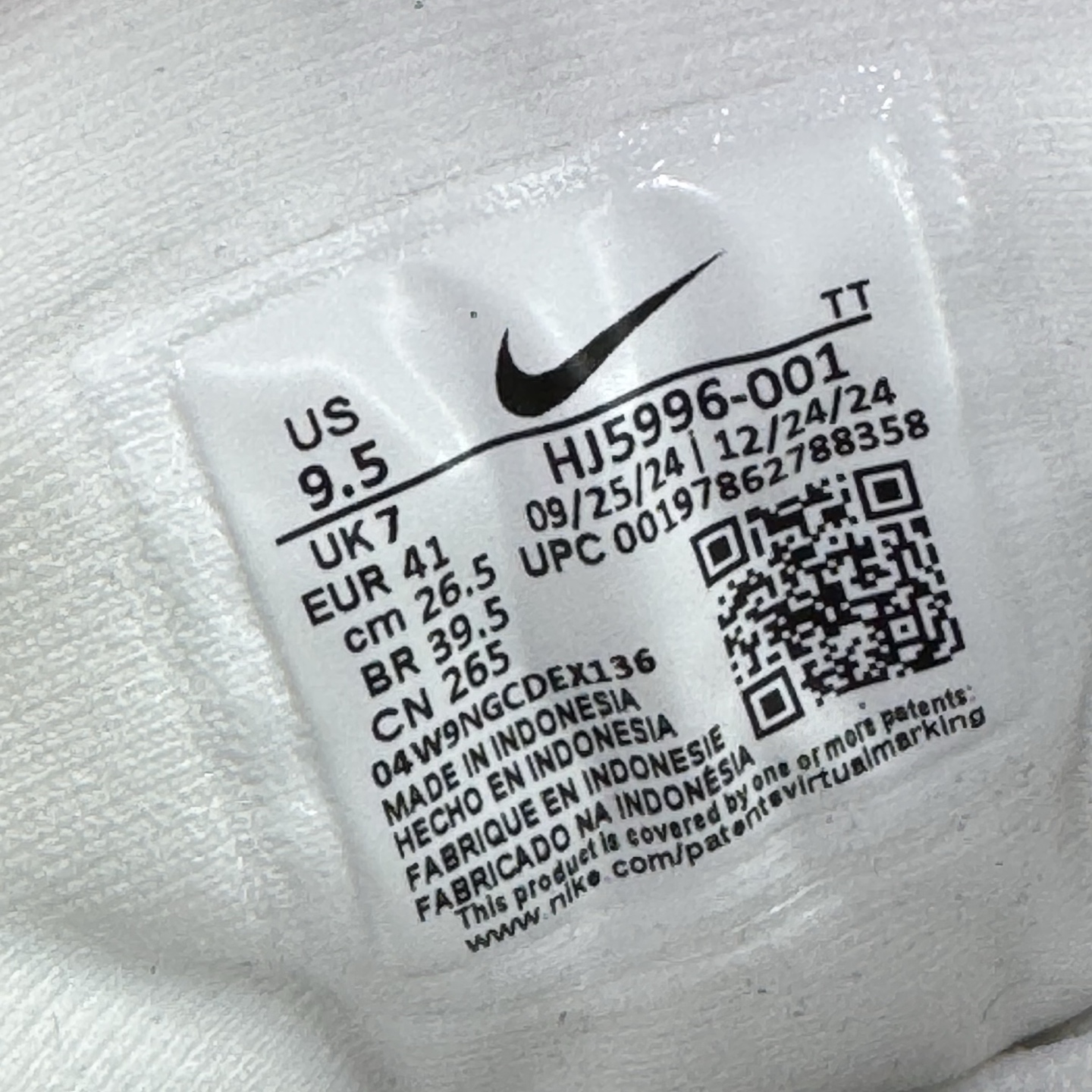 图片[21]-＃SF外贸特供 NK Air Max 95 OG 舒适百搭耐磨低帮气垫休闲跑步鞋 男女同款 灰粉 HJ5996-001 亲自操刀耗时半年开发 重金购买全套印尼原厂纸板楦头开发 2025官方主推系列 致敬诞生30周年的传奇鞋型 Air Max 95 系列再度重磅复刻归来 以全新配色续写光辉历史 更以现代手法重塑经典 将复古风格与前沿科技完美融合 一比一鞋头弧度高度鞋身弧度 东莞原厂模具大底 一码一模 原厂高韧性Tpu 独家供应35.5 45.5 48.5 49.5 50.5 原厂特供同批次皮料与Zp零色差 原厂特供内外标均可过绿X扫描认证 独家原装Big Bubble气垫 气垫体积更大 提供更强的缓震性能和回弹性 进口玻璃冲刀皮料裁剪零毛边 电脑针车工艺 鞋面不留荧光细节 平台可冲 超高鞋面清洁度 最高QC检验标准 控制溢胶瑕疵 每一双都是工艺品 实拍调校N版已经零色差零失真 百分百还原实物色彩所见即所得 不存在货不对板色差等低级问题 选购参考实物拍摄 不混卖不参货 只用心做好货严格选品 承诺混一赔十 尺码：35.5 36 36.5 37.5 38 38.5 39 40 40.5 41 42 42.5 43 44 44.5 45 45.5 46 47.5 48.5 49.5 50.5-选品中心