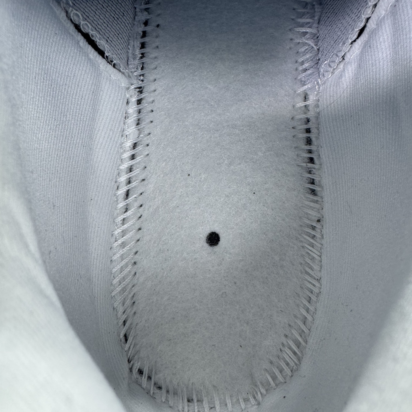 图片[20]-＃SF外贸特供 NK Air Max 95 OG 舒适百搭耐磨低帮气垫休闲跑步鞋 男女同款 灰粉 HJ5996-001 亲自操刀耗时半年开发 重金购买全套印尼原厂纸板楦头开发 2025官方主推系列 致敬诞生30周年的传奇鞋型 Air Max 95 系列再度重磅复刻归来 以全新配色续写光辉历史 更以现代手法重塑经典 将复古风格与前沿科技完美融合 一比一鞋头弧度高度鞋身弧度 东莞原厂模具大底 一码一模 原厂高韧性Tpu 独家供应35.5 45.5 48.5 49.5 50.5 原厂特供同批次皮料与Zp零色差 原厂特供内外标均可过绿X扫描认证 独家原装Big Bubble气垫 气垫体积更大 提供更强的缓震性能和回弹性 进口玻璃冲刀皮料裁剪零毛边 电脑针车工艺 鞋面不留荧光细节 平台可冲 超高鞋面清洁度 最高QC检验标准 控制溢胶瑕疵 每一双都是工艺品 实拍调校N版已经零色差零失真 百分百还原实物色彩所见即所得 不存在货不对板色差等低级问题 选购参考实物拍摄 不混卖不参货 只用心做好货严格选品 承诺混一赔十 尺码：35.5 36 36.5 37.5 38 38.5 39 40 40.5 41 42 42.5 43 44 44.5 45 45.5 46 47.5 48.5 49.5 50.5-选品中心