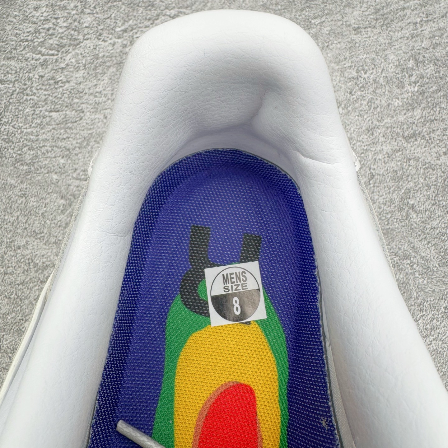 图片[16]-＃SF外贸特供 CPFM x NK Air Force 1 07 Low 空军一号系列低帮经典百搭休闲运动板鞋 联名补丁字母 白色 FQ7069-100 原厂特供同批次皮料与Zp零色差 原厂特供内外标均可过绿X扫描认证 独家私模2025全新鱼鳞纹大底 咬花纹路更加清晰 全新排版鞋头倒置五角星 五角星对比旧版老版本 间距放大 星星缩小 全套官方原配件 防尘布袋 全鞋电脑针车 工整有序 视觉效果满分 原厂拉帮手法 标准四线 密度针距针孔大小控制到位 原装反口里网布海绵 正确卡色网眼大小 新版鞋撑改用纸团代替 原厂港宝加持完美还原灵魂版型 从里到外百分百还原 内置Sole气垫 中底白色背胶 已经无限的接近公司 原厂楦头 原厂刺绣 后跟弧度完美 刷胶工序 同步原厂手法 线上全程关灯只用紫光灯根据划线刷胶水 严格把控溢胶及成型品控 独家私模最大开发到48.5 注意防尘袋配件丢失退货扣20 尺码：35.5 36 36.5 37.5 38 38.5 39 40 40.5 41 42 42.5 43 44 44.5 45 46 47.5 48.5-选品中心