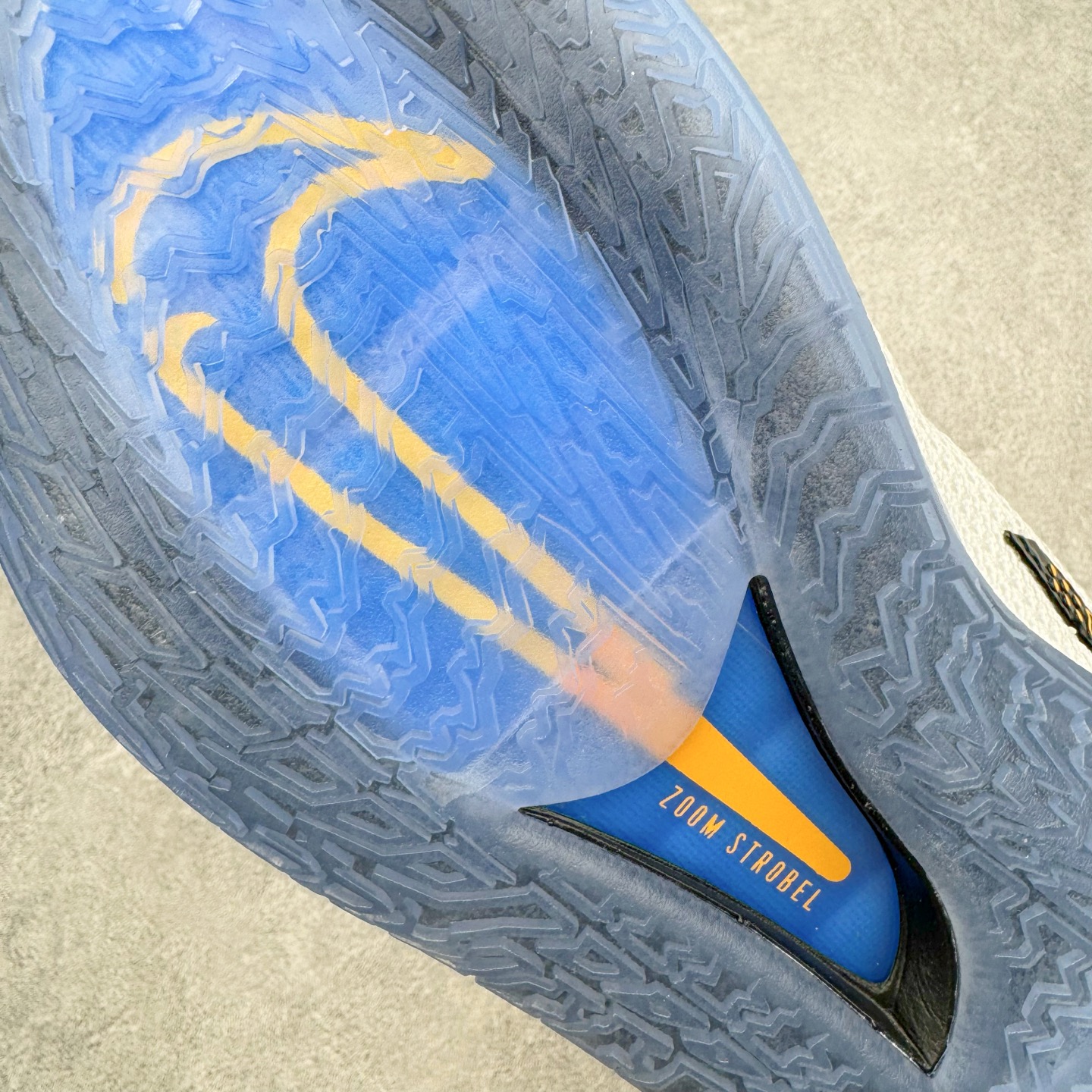 图片[22]-＃灭世纯原 NK Zoom GT CUT 1 低帮实战篮球鞋 CZ0716-103 历时三月调试 完美版型独家呈现 独家革新四层加厚复合鞋面 鞋面强度及支撑性能秒杀市场尝鲜纯原 独家内置高韧性TPU抗扭片 尝鲜纯原无抗扭片 原厂ZOOM 配套工艺气垫 澎湃脚感上脚可鉴 区分市场假气垫 低气压气垫 大底正确拼接式SWOOSH图案 区分市场一体式贴膜 原厂REACT中底发泡模具 前掌纹路极其立体 防滑性能优异 实战出真知 历经多位圈内大神实战测试 尺码：39 40 40.5 41 42 42.5 43 44 44.5 45 46-选品中心