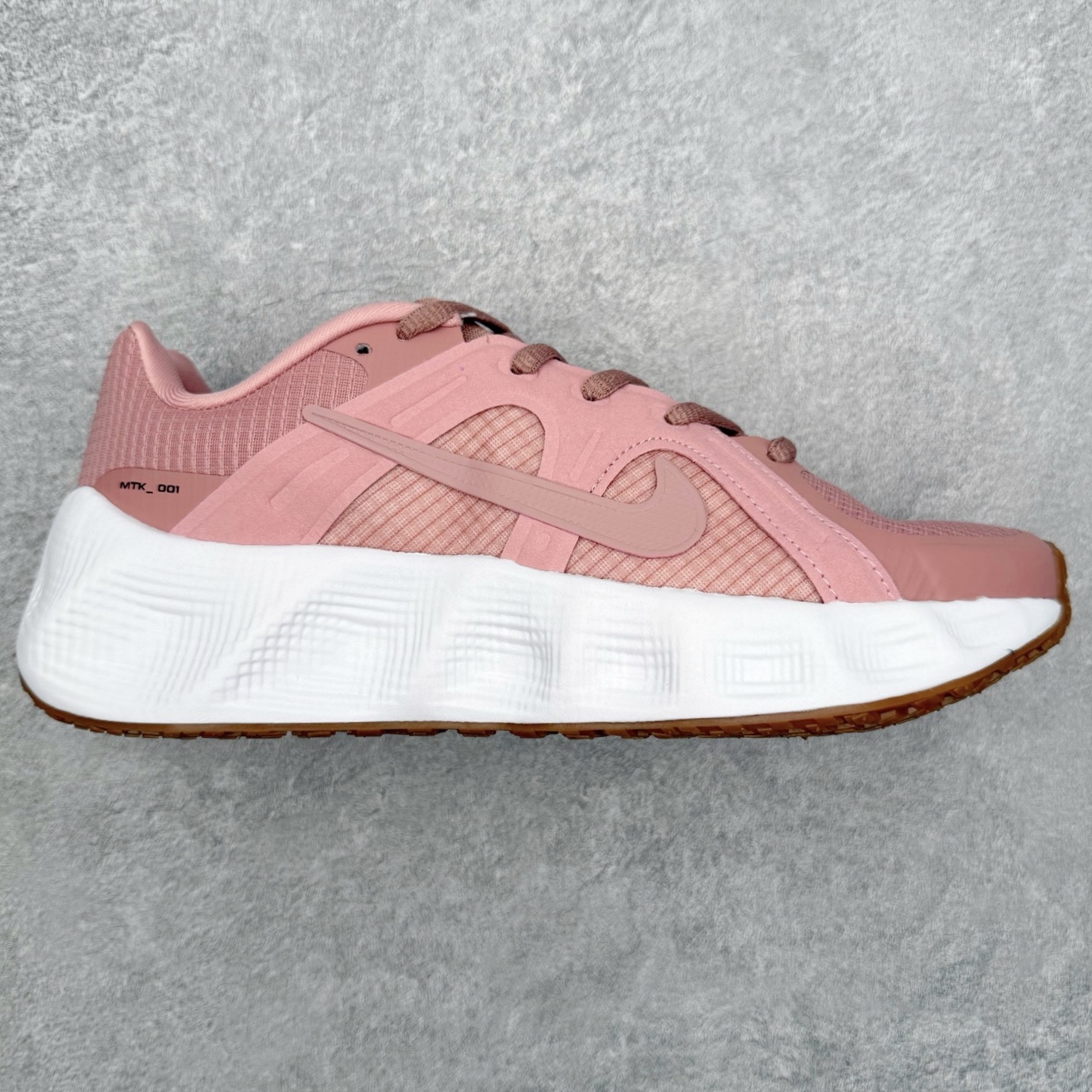 NK Metro TEK 经典舒适轻盈回弹低帮户外鞋 实拍调校N版已经零色差零失真 百分百还原实物色彩所见即所得 不存在货不对板色差等低级问题 选购参考实物拍摄 不混卖不参货 只用心做好货严格选品 承诺混一赔十 尺码：36 36.5 37.5 38 38.5 39 40 40.5 41 42 42.5 43 44 44.5 45-选品中心