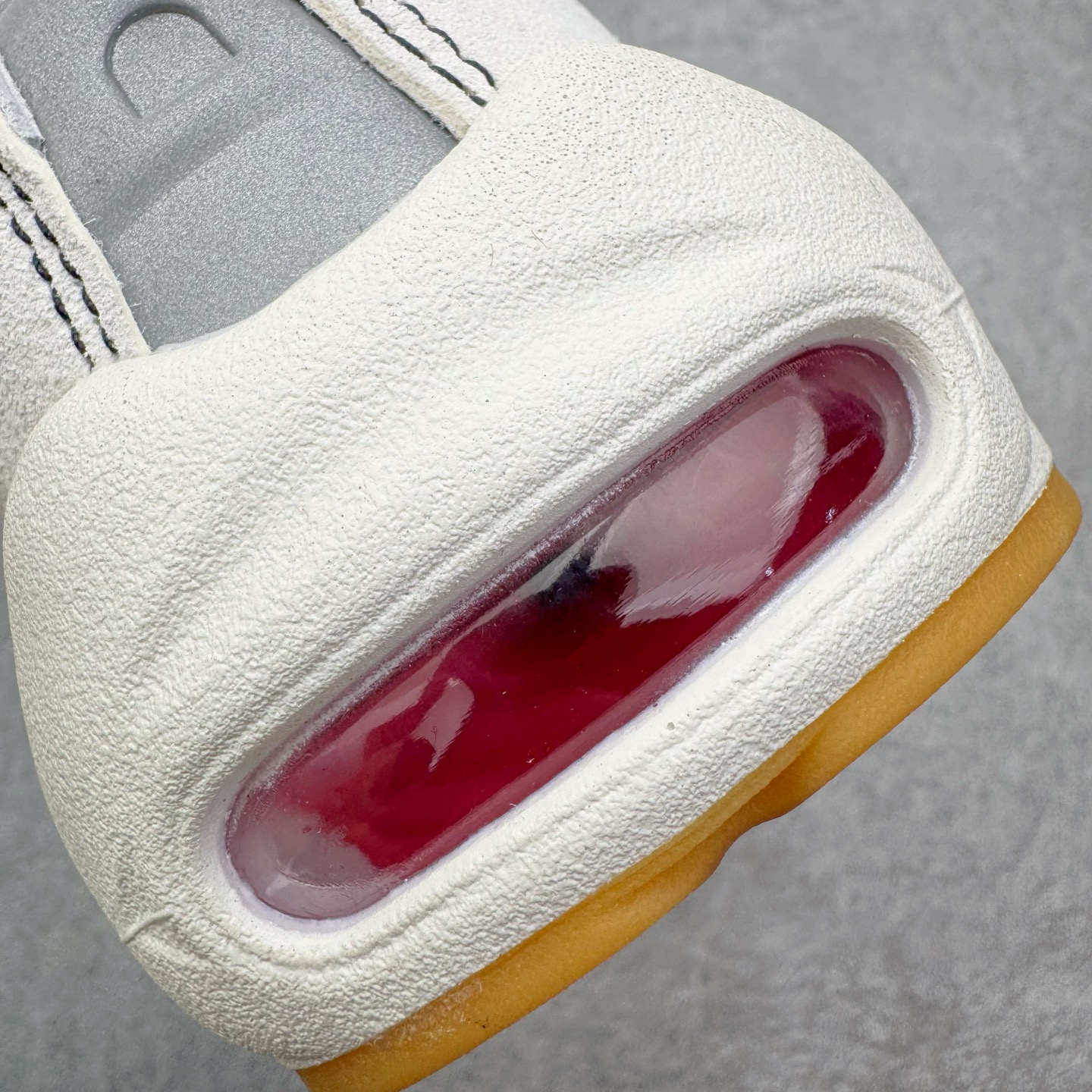 图片[20]-＃KZ神版 Nike SB x NK Air Max 95 OG 舒适百搭耐磨低帮气垫休闲跑步鞋 白黑粉 HF7545-100 亲自操刀耗时半年开发 重金购买全套印尼原厂纸板楦头开发 2025官方主推系列 致敬诞生30周年的传奇鞋型 Air Max 95 系列再度重磅复刻归来 以全新配色续写光辉历史 更以现代手法重塑经典 将复古风格与前沿科技完美融合 一比一鞋头弧度高度鞋身弧度 东莞原厂模具大底 一码一模 原厂高韧性Tpu 独家供应45.5 48.5 原厂特供同批次皮料与Zp零色差 原厂特供内外标均可过绿X扫描认证 独家原装Big Bubble气垫 气垫体积更大 提供更强的缓震性能和回弹性 进口玻璃冲刀皮料裁剪零毛边 电脑针车工艺 鞋面不留荧光细节 平台可冲 超高鞋面清洁度 最高QC检验标准 控制溢胶瑕疵 每一双都是工艺品 实拍调校N版已经零色差零失真 百分百还原实物色彩所见即所得 不存在货不对板色差等低级问题 选购参考实物拍摄 不混卖不参货 只用心做好货严格选品 承诺混一赔十 尺码：35.5 36 36.5 37.5 38 38.5 39 40 40.5 41 42 42.5 43 44 44.5 45 45.5 46 47.5 48.5-选品中心