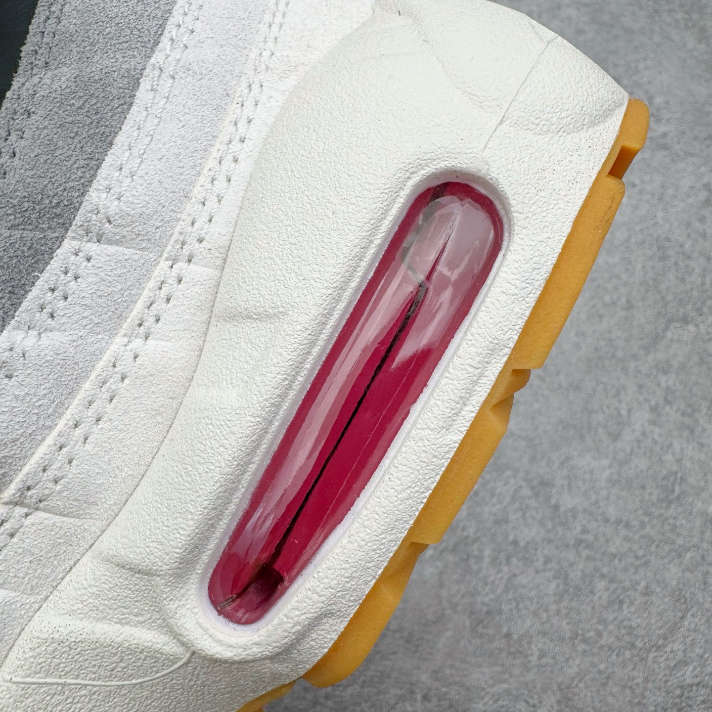 图片[19]-＃KZ神版 Nike SB x NK Air Max 95 OG 舒适百搭耐磨低帮气垫休闲跑步鞋 白黑粉 HF7545-100 亲自操刀耗时半年开发 重金购买全套印尼原厂纸板楦头开发 2025官方主推系列 致敬诞生30周年的传奇鞋型 Air Max 95 系列再度重磅复刻归来 以全新配色续写光辉历史 更以现代手法重塑经典 将复古风格与前沿科技完美融合 一比一鞋头弧度高度鞋身弧度 东莞原厂模具大底 一码一模 原厂高韧性Tpu 独家供应45.5 48.5 原厂特供同批次皮料与Zp零色差 原厂特供内外标均可过绿X扫描认证 独家原装Big Bubble气垫 气垫体积更大 提供更强的缓震性能和回弹性 进口玻璃冲刀皮料裁剪零毛边 电脑针车工艺 鞋面不留荧光细节 平台可冲 超高鞋面清洁度 最高QC检验标准 控制溢胶瑕疵 每一双都是工艺品 实拍调校N版已经零色差零失真 百分百还原实物色彩所见即所得 不存在货不对板色差等低级问题 选购参考实物拍摄 不混卖不参货 只用心做好货严格选品 承诺混一赔十 尺码：35.5 36 36.5 37.5 38 38.5 39 40 40.5 41 42 42.5 43 44 44.5 45 45.5 46 47.5 48.5-选品中心