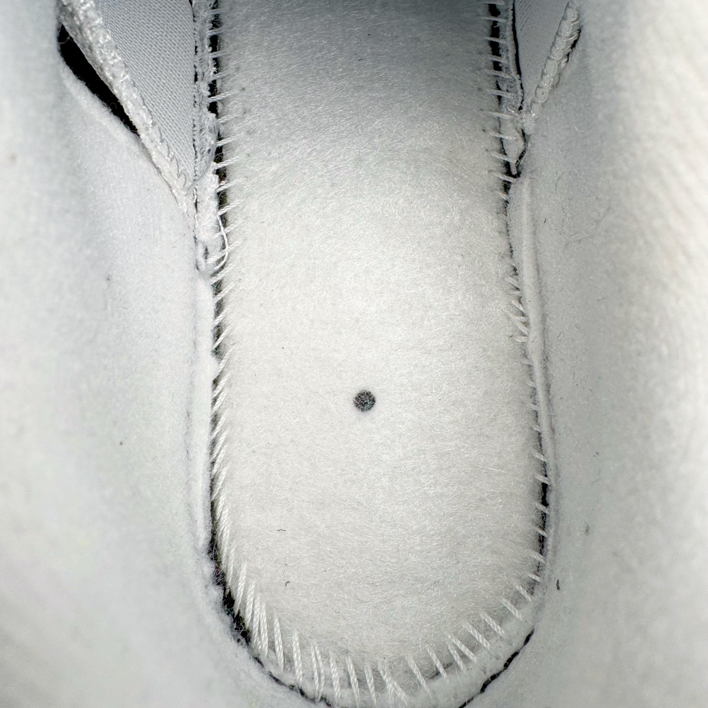 图片[10]-＃KZ神版 NK Air Max 95 OG 舒适百搭耐磨低帮气垫休闲跑步鞋 灰绿 HM4740-001 亲自操刀耗时半年开发 重金购买全套印尼原厂纸板楦头开发 2025官方主推系列 致敬诞生30周年的传奇鞋型 Air Max 95 系列再度重磅复刻归来 以全新配色续写光辉历史 更以现代手法重塑经典 将复古风格与前沿科技完美融合 一比一鞋头弧度高度鞋身弧度 东莞原厂模具大底 一码一模 原厂高韧性Tpu 独家供应45.5 48.5 原厂特供同批次皮料与Zp零色差 原厂特供内外标均可过绿X扫描认证 独家原装Big Bubble气垫 气垫体积更大 提供更强的缓震性能和回弹性 进口玻璃冲刀皮料裁剪零毛边 电脑针车工艺 鞋面不留荧光细节 平台可冲 超高鞋面清洁度 最高QC检验标准 控制溢胶瑕疵 每一双都是工艺品 实拍调校N版已经零色差零失真 百分百还原实物色彩所见即所得 不存在货不对板色差等低级问题 选购参考实物拍摄 不混卖不参货 只用心做好货严格选品 承诺混一赔十 尺码：35.5 36 36.5 37.5 38 38.5 39 40 40.5 41 42 42.5 43 44 44.5 45 45.5 46 47.5 48.5-选品中心