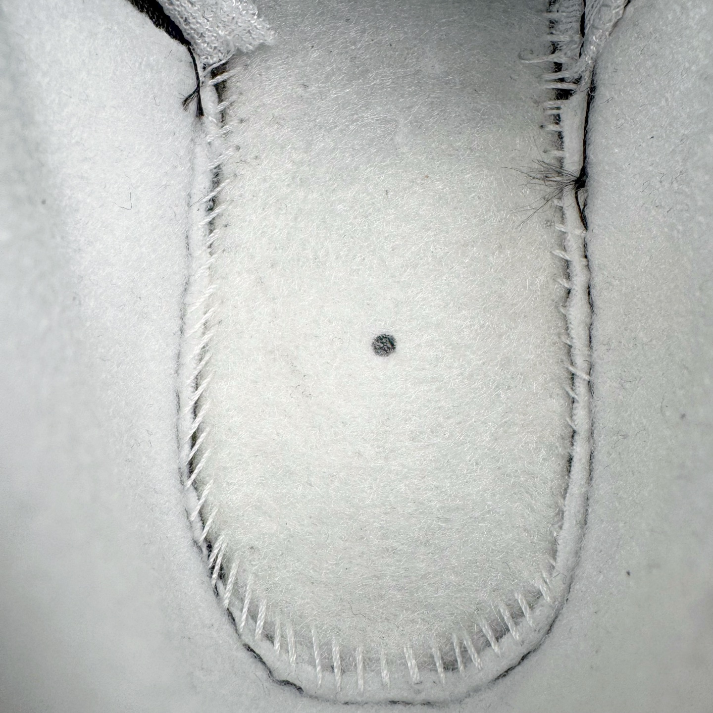 图片[10]-＃KZ神版 NK Air Max 95 OG 舒适百搭耐磨低帮气垫休闲跑步鞋 灰黑橙 HM4740-101 亲自操刀耗时半年开发 重金购买全套印尼原厂纸板楦头开发 2025官方主推系列 致敬诞生30周年的传奇鞋型 Air Max 95 系列再度重磅复刻归来 以全新配色续写光辉历史 更以现代手法重塑经典 将复古风格与前沿科技完美融合 一比一鞋头弧度高度鞋身弧度 东莞原厂模具大底 一码一模 原厂高韧性Tpu 独家供应45.5 48.5 原厂特供同批次皮料与Zp零色差 原厂特供内外标均可过绿X扫描认证 独家原装Big Bubble气垫 气垫体积更大 提供更强的缓震性能和回弹性 进口玻璃冲刀皮料裁剪零毛边 电脑针车工艺 鞋面不留荧光细节 平台可冲 超高鞋面清洁度 最高QC检验标准 控制溢胶瑕疵 每一双都是工艺品 实拍调校N版已经零色差零失真 百分百还原实物色彩所见即所得 不存在货不对板色差等低级问题 选购参考实物拍摄 不混卖不参货 只用心做好货严格选品 承诺混一赔十 尺码：35.5 36 36.5 37.5 38 38.5 39 40 40.5 41 42 42.5 43 44 44.5 45 45.5 46 47.5 48.5-选品中心