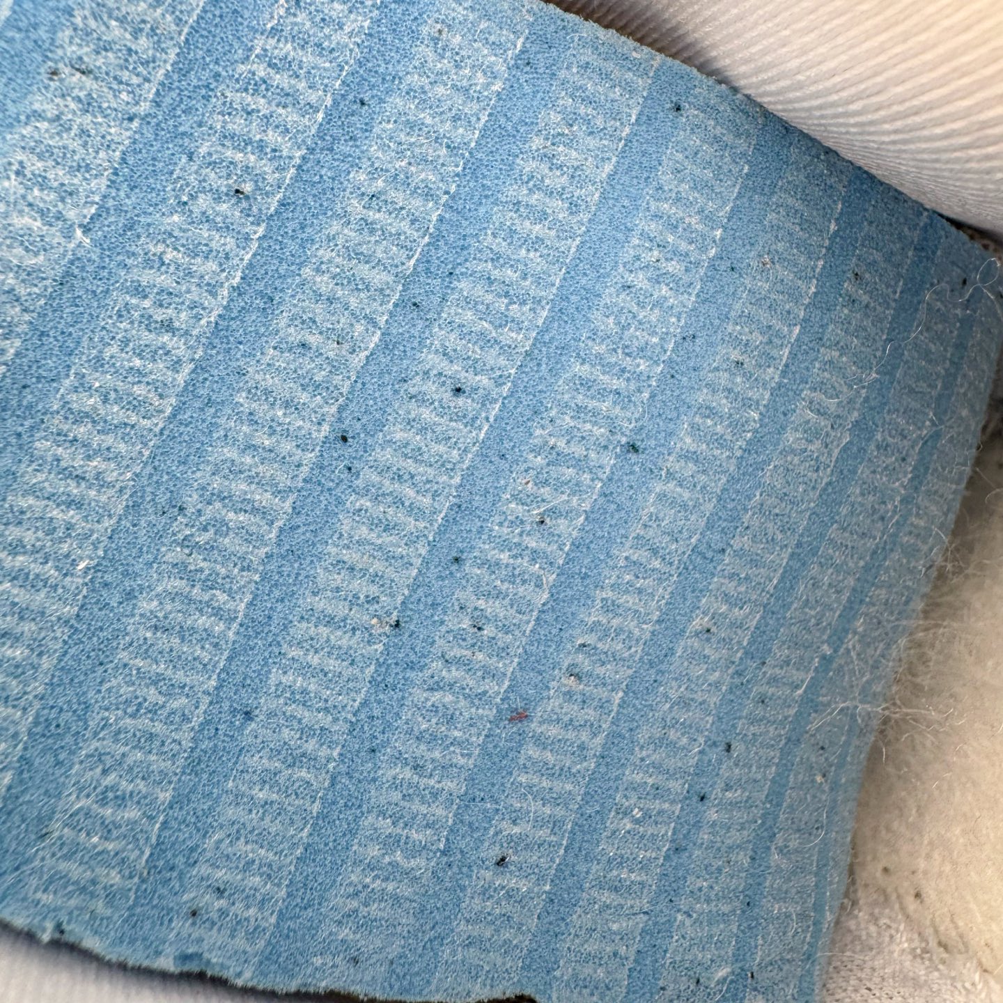 图片[17]-＃KZ神版 NK Air Max 95 OG 舒适百搭耐磨低帮气垫休闲跑步鞋 灰黑 HJ5996-004 亲自操刀耗时半年开发 重金购买全套印尼原厂纸板楦头开发 2025官方主推系列 致敬诞生30周年的传奇鞋型 Air Max 95 系列再度重磅复刻归来 以全新配色续写光辉历史 更以现代手法重塑经典 将复古风格与前沿科技完美融合 一比一鞋头弧度高度鞋身弧度 东莞原厂模具大底 一码一模 原厂高韧性Tpu 独家供应45.5 48.5 原厂特供同批次皮料与Zp零色差 原厂特供内外标均可过绿X扫描认证 独家原装Big Bubble气垫 气垫体积更大 提供更强的缓震性能和回弹性 进口玻璃冲刀皮料裁剪零毛边 电脑针车工艺 鞋面不留荧光细节 平台可冲 超高鞋面清洁度 最高QC检验标准 控制溢胶瑕疵 每一双都是工艺品 实拍调校N版已经零色差零失真 百分百还原实物色彩所见即所得 不存在货不对板色差等低级问题 选购参考实物拍摄 不混卖不参货 只用心做好货严格选品 承诺混一赔十 尺码：35.5 36 36.5 37.5 38 38.5 39 40 40.5 41 42 42.5 43 44 44.5 45 45.5 46 47.5 48.5-选品中心