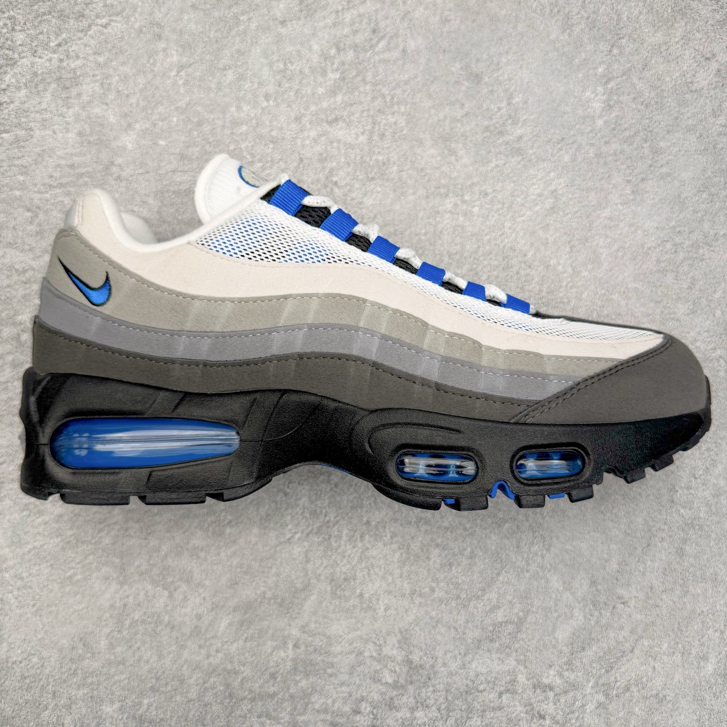 图片[3]-＃KZ神版 NK Air Max 95 OG 舒适百搭耐磨低帮气垫休闲跑步鞋 亲自操刀耗时半年开发 重金购买全套印尼原厂纸板楦头开发 2025官方主推系列 致敬诞生30周年的传奇鞋型 Air Max 95 系列再度重磅复刻归来 以全新配色续写光辉历史 更以现代手法重塑经典 将复古风格与前沿科技完美融合 一比一鞋头弧度高度鞋身弧度 东莞原厂模具大底 一码一模 原厂高韧性Tpu 独家供应45.5 48.5 原厂特供同批次皮料与Zp零色差 原厂特供内外标均可过绿X扫描认证 独家原装Big Bubble气垫 气垫体积更大 提供更强的缓震性能和回弹性 进口玻璃冲刀皮料裁剪零毛边 电脑针车工艺 鞋面不留荧光细节 平台可冲 超高鞋面清洁度 最高QC检验标准 控制溢胶瑕疵 每一双都是工艺品 实拍调校N版已经零色差零失真 百分百还原实物色彩所见即所得 不存在货不对板色差等低级问题 选购参考实物拍摄 不混卖不参货 只用心做好货严格选品 承诺混一赔十 尺码：35.5 36 36.5 37.5 38 38.5 39 40 40.5 41 42 42.5 43 44 44.5 45 45.5 46 47.5 48.5-选品中心