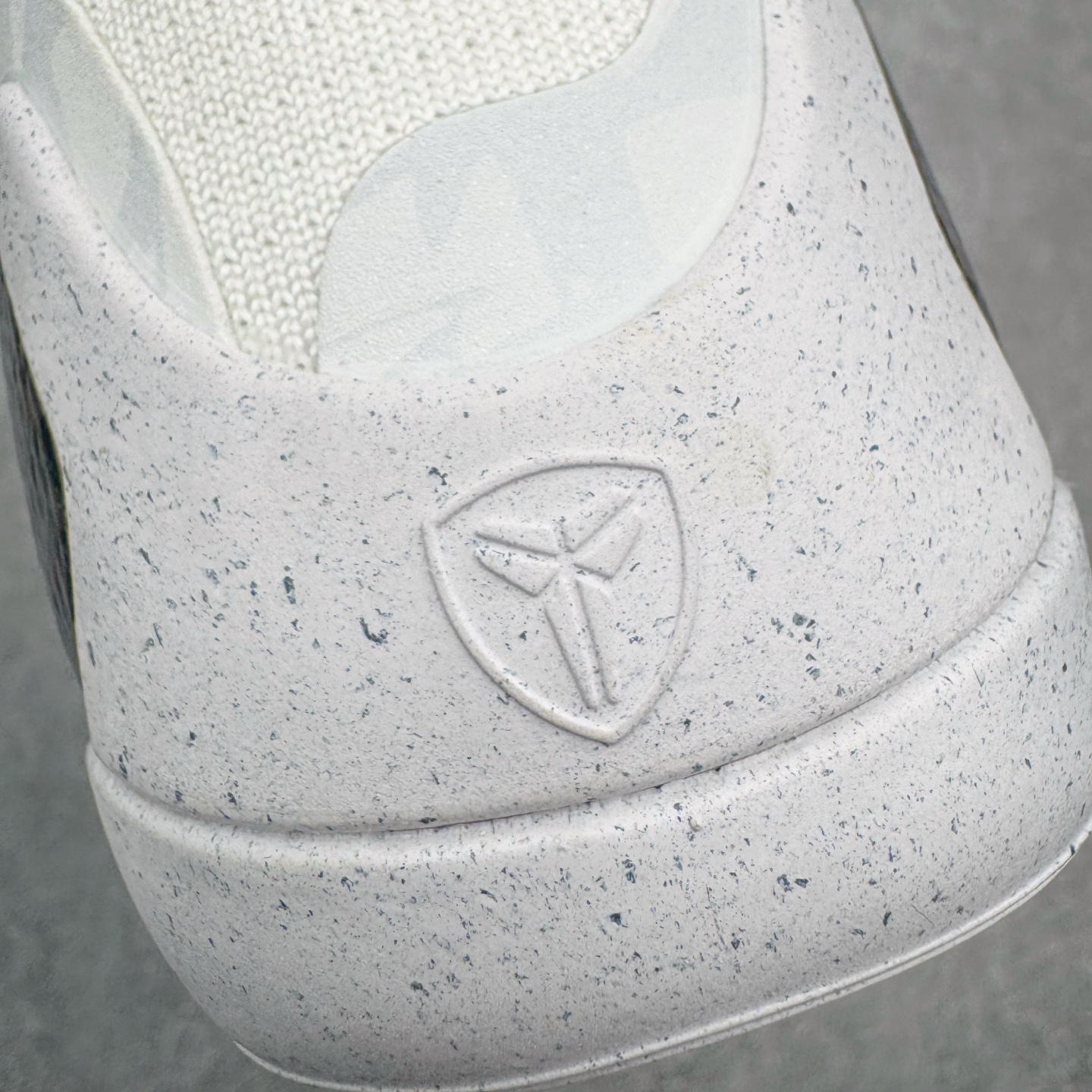 图片[20]-＃灭世纯原 NK KOBE 9 ELITE PROTRO \\\”科比9代精英高帮 白绿橙 FZ7335-101 2025曼巴年🐍重磅新品 市场最强科比9代精英版 独家出货 ✅原楦打造灵动版型 鞋头➕腰身➕后跟 360°无死角 ✅原厂工艺3层立体编织flyknit鞋面 厚度同步ZP吊打市场“纯原” ✅原厂碳板加持 立体感区分市场货品 ✅区分市场货品🌪过验级拉帮细节 ✅内置全新复刻版中底鞋垫 REACT缓震 密度增加抗衰减 ✅针对海外市场增加 47.5 满足精英选手实战需求 最强科9 灭世制造 用实力让情怀落地 👊🏻 实拍调校N版已经零色差零失真 百分百还原实物色彩所见即所得 不存在货不对板色差等低级问题 选购参考实物拍摄 不混卖不参货 只用心做好货严格选品 承诺混一赔十 尺码：39 40 40.5 41 42 42.5 43 44 44.5 45 46 47.5-选品中心